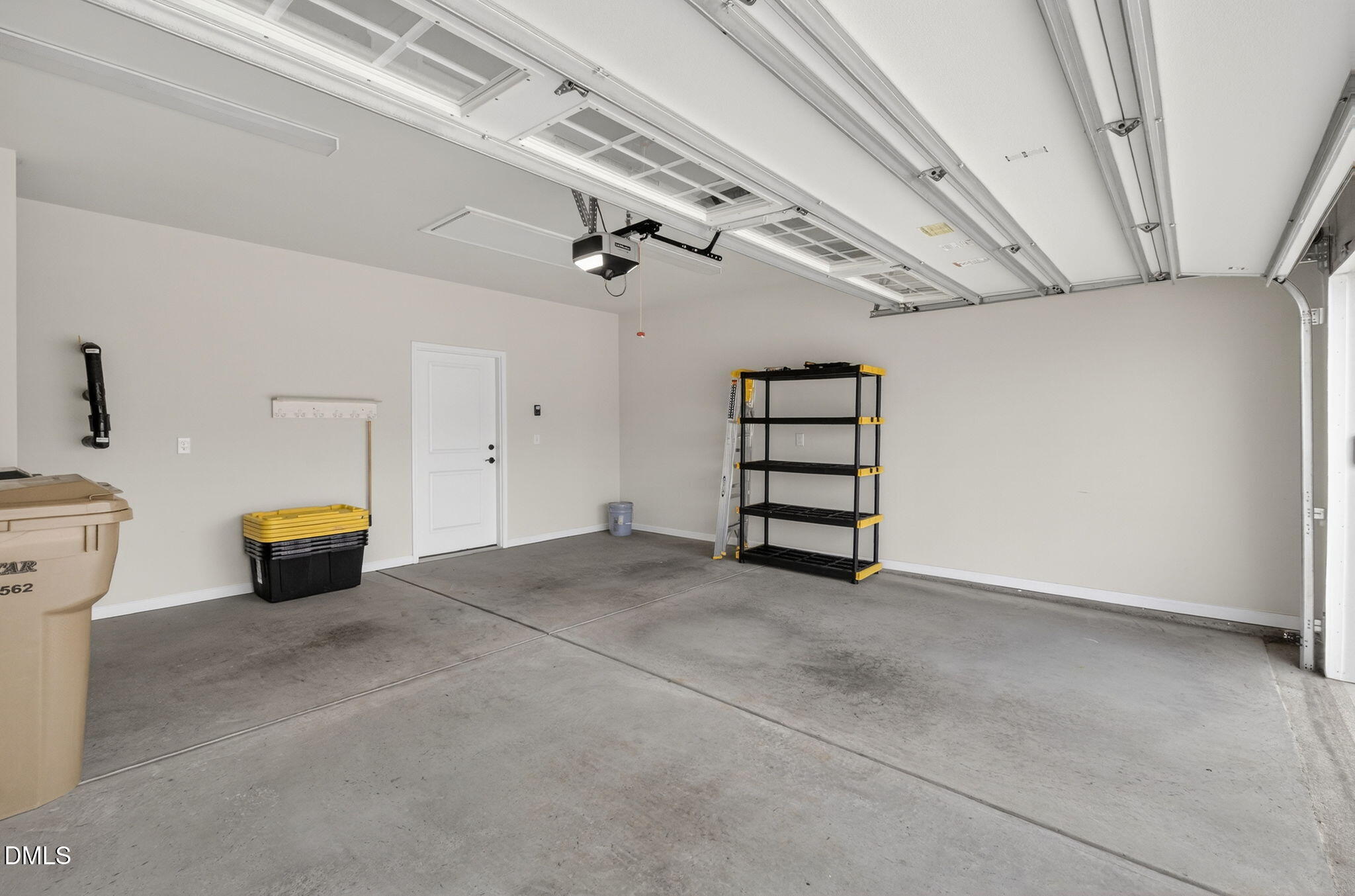 24 N Brookhollow Way