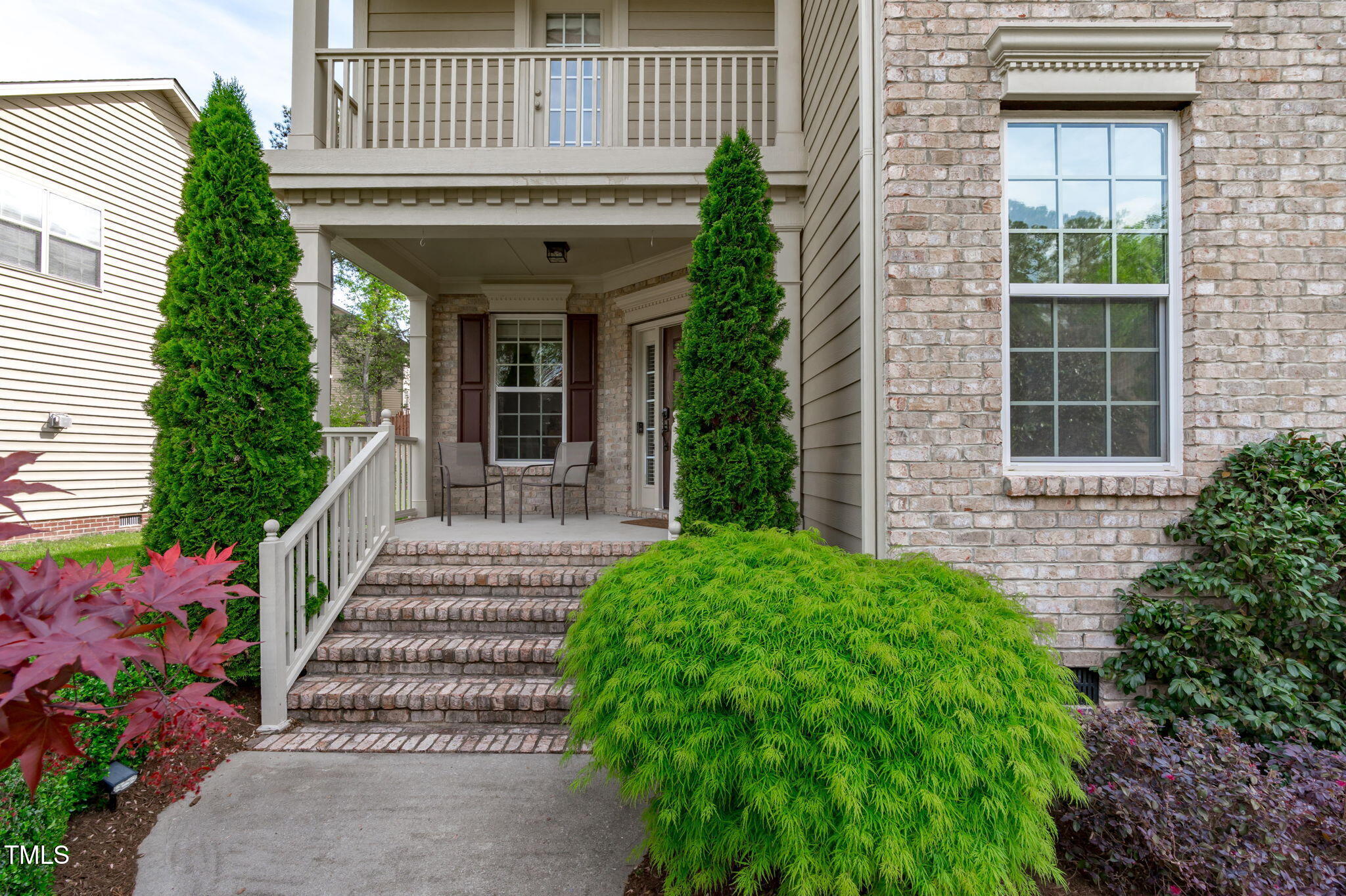 2109 Hemlock Hill Drive