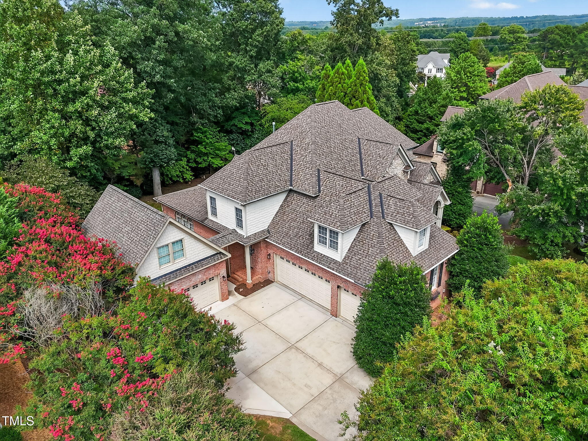 2611 Village Manor Way