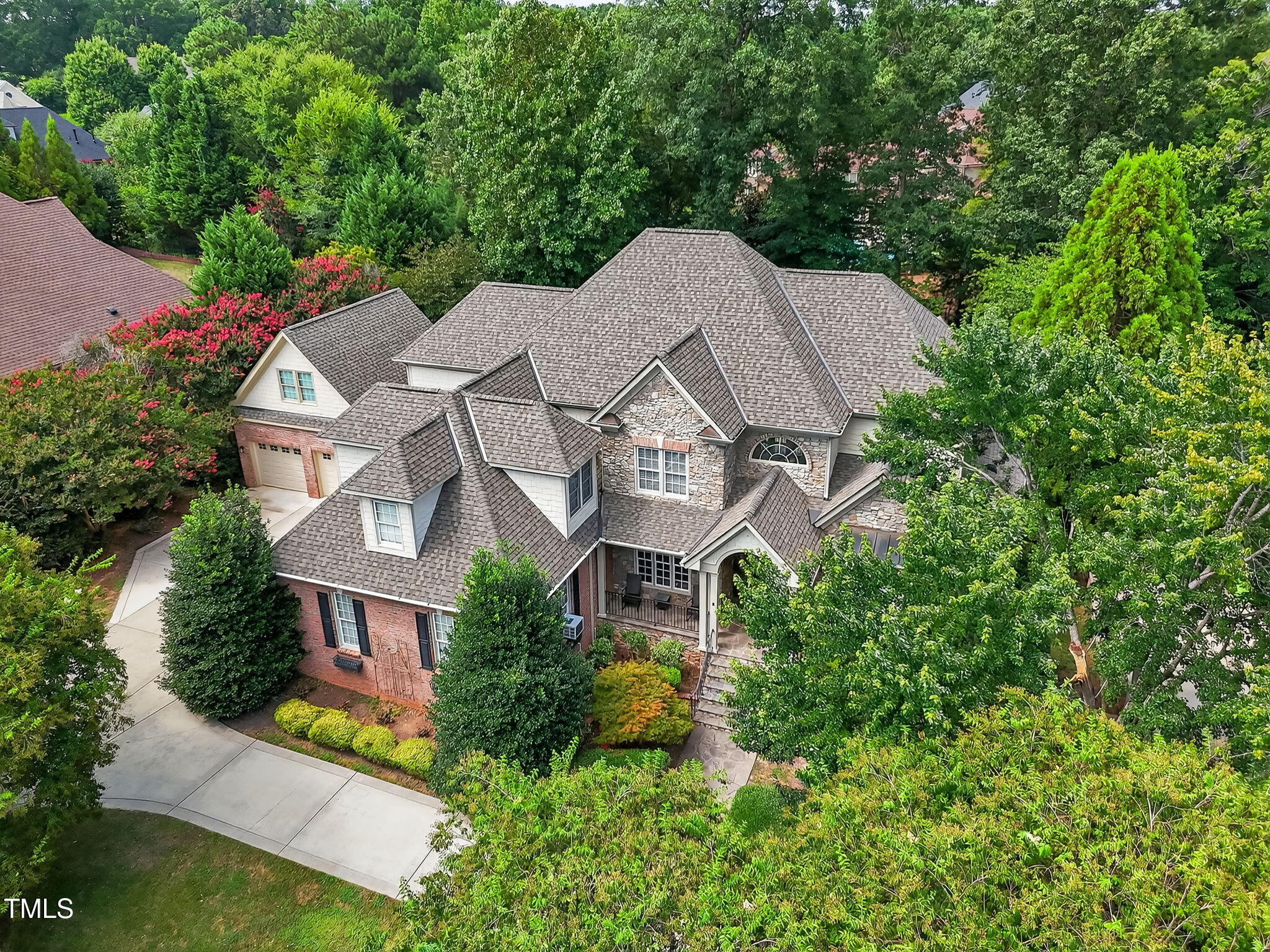 2611 Village Manor Way