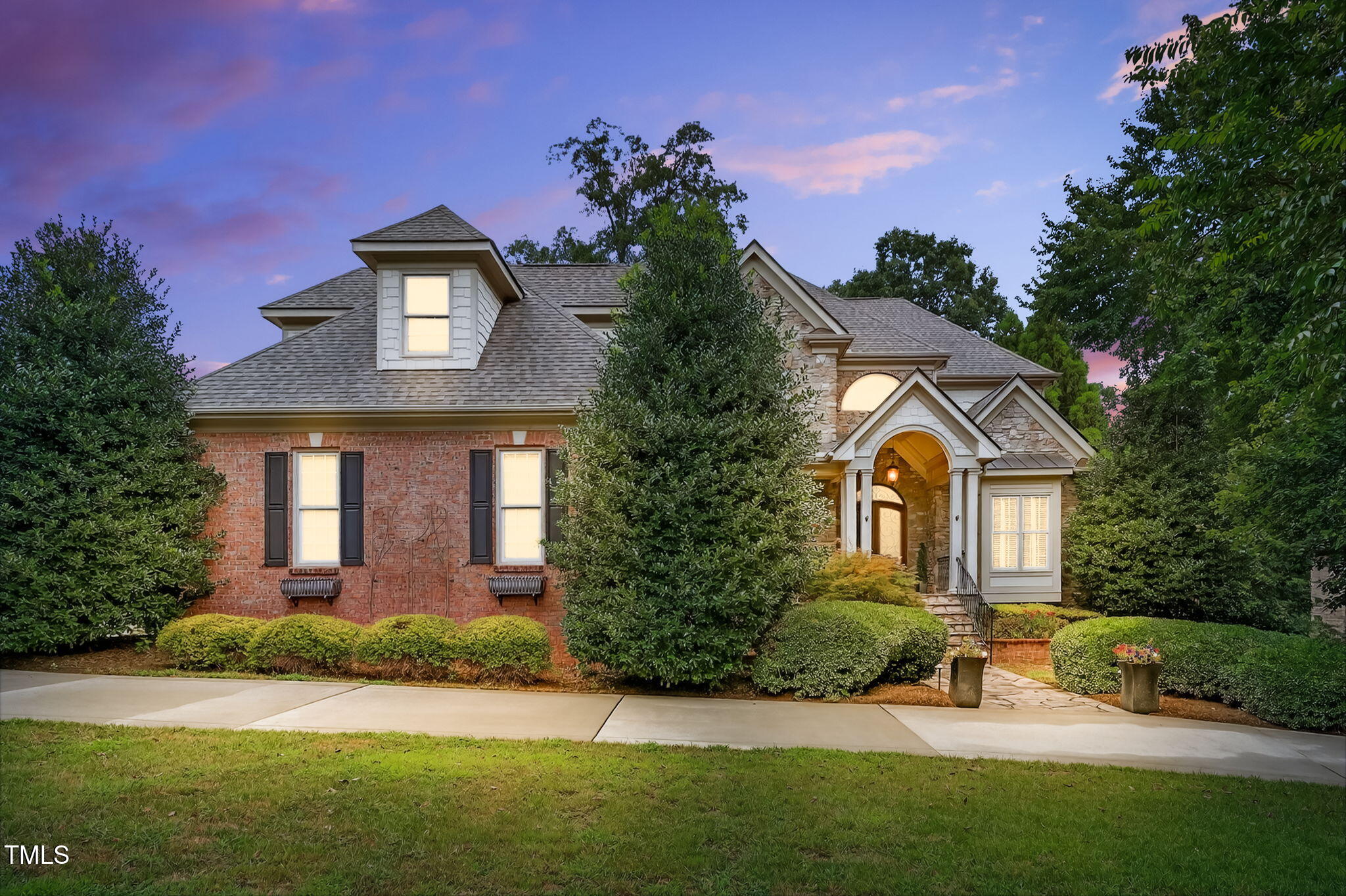 2611 Village Manor Way