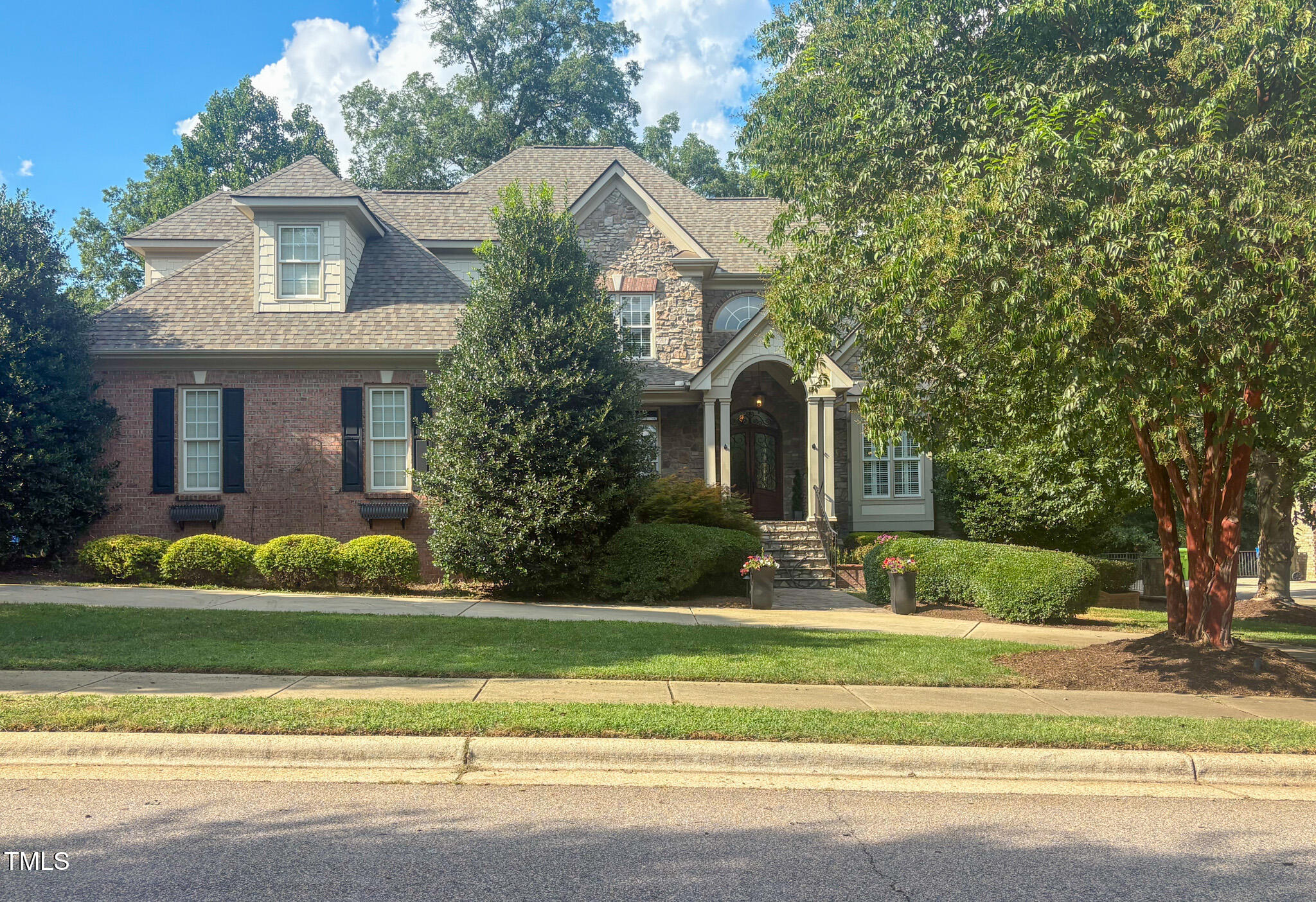 2611 Village Manor Way