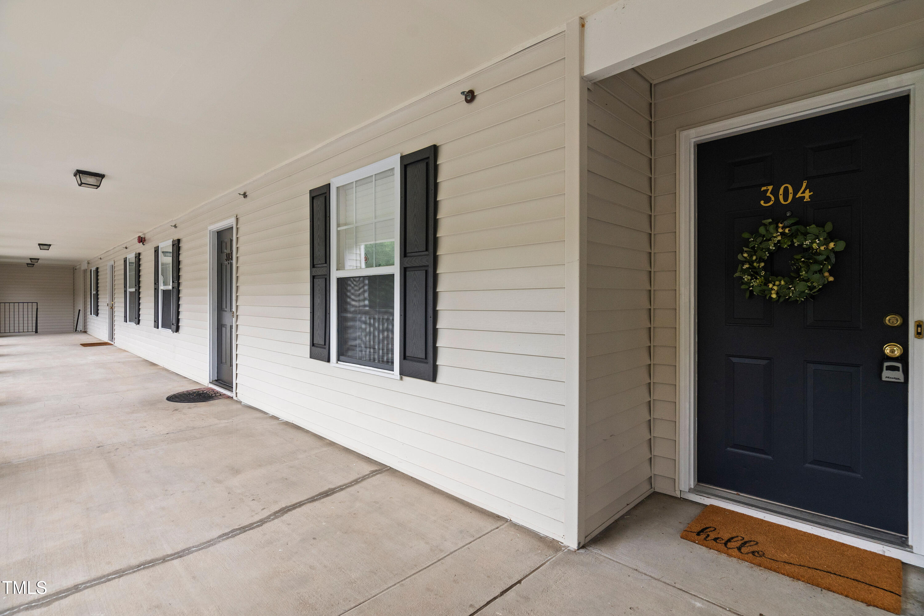 1901 Trailwood Heights Lane 304