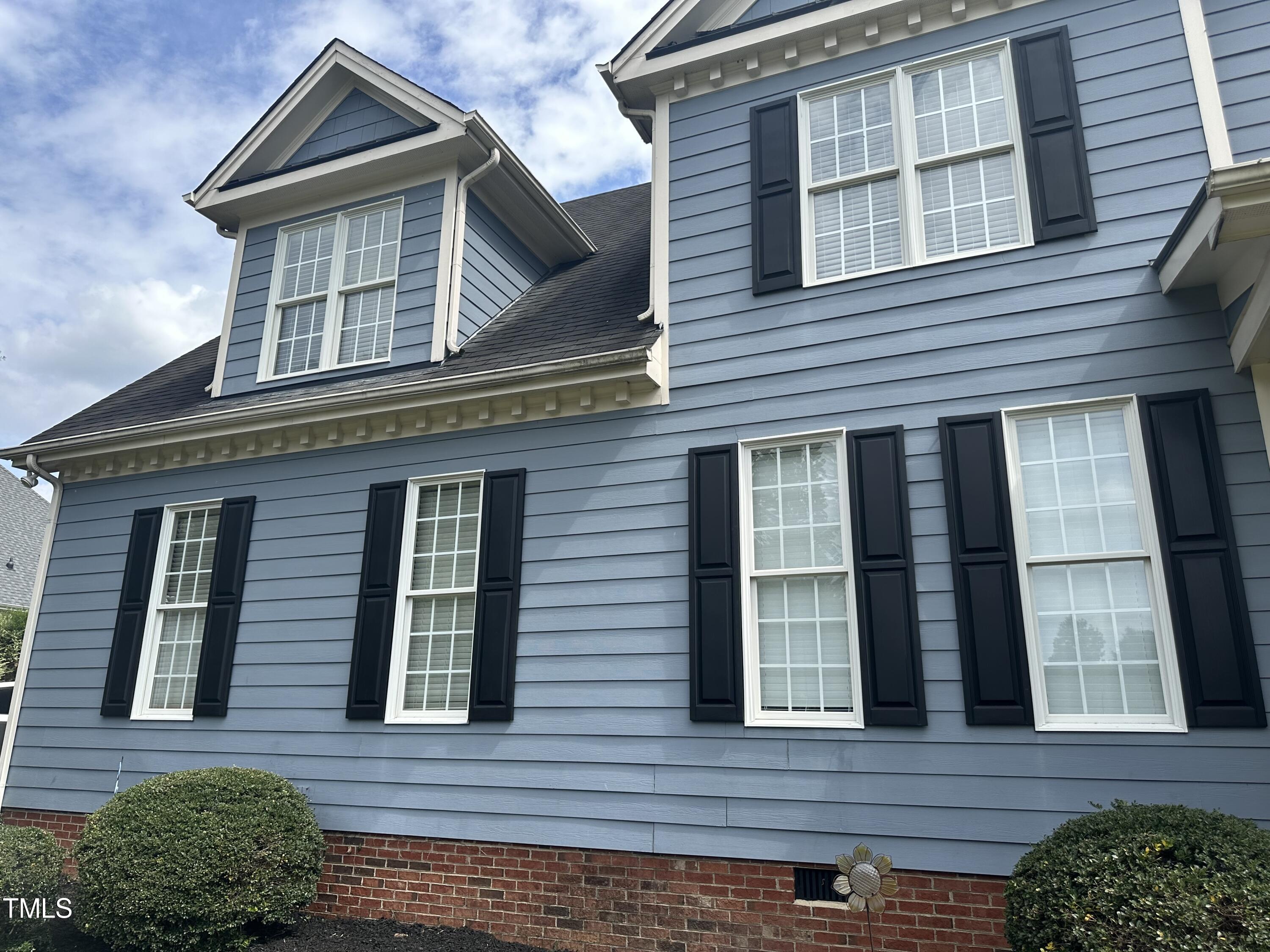 7513 Orchard Crest Court