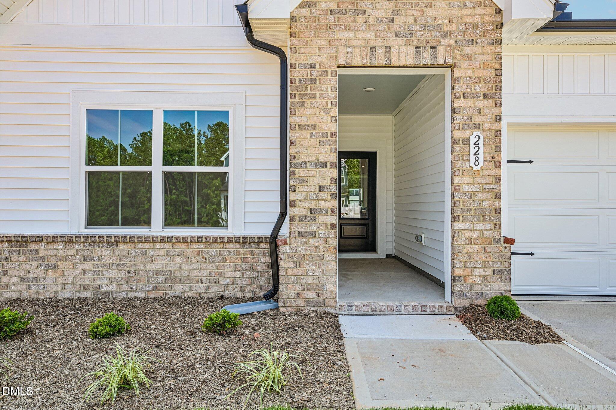 129 N Stone Mill Trail
