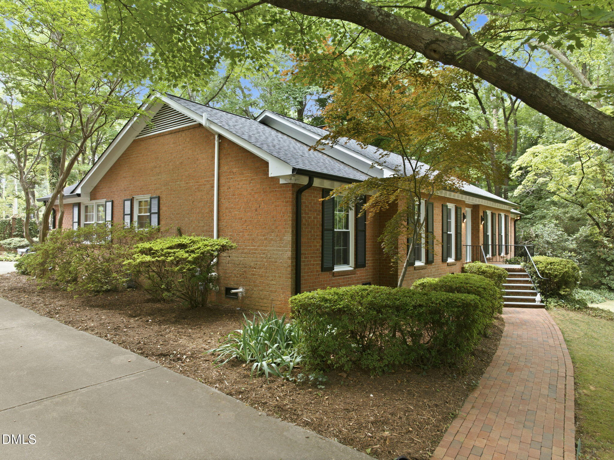 803 W Cornwallis Drive