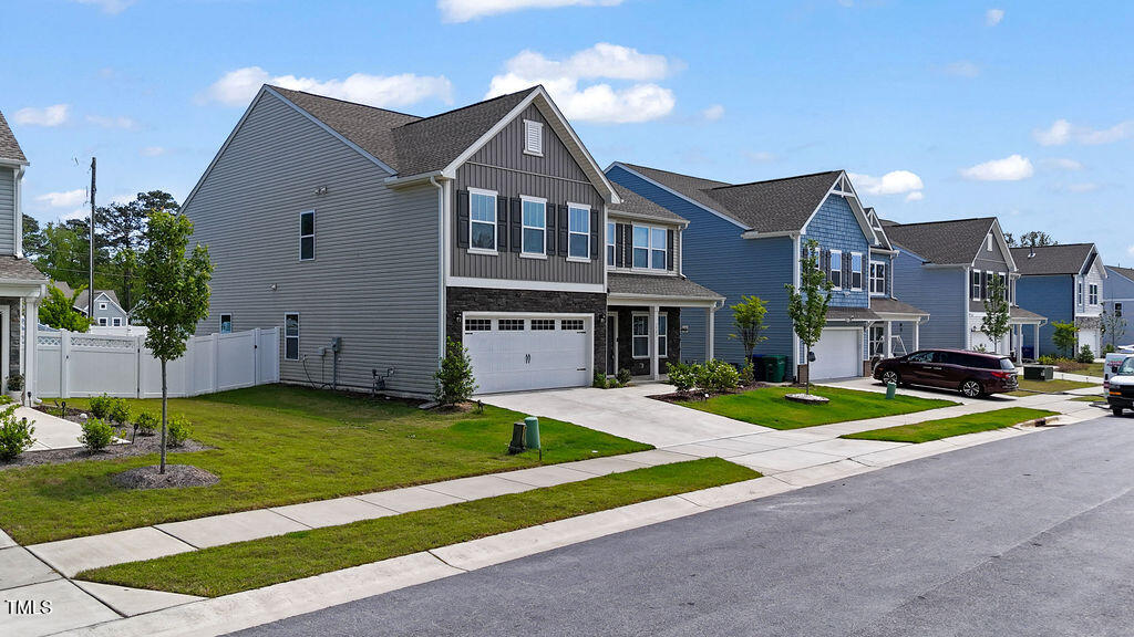 1305 Addison Lake Street