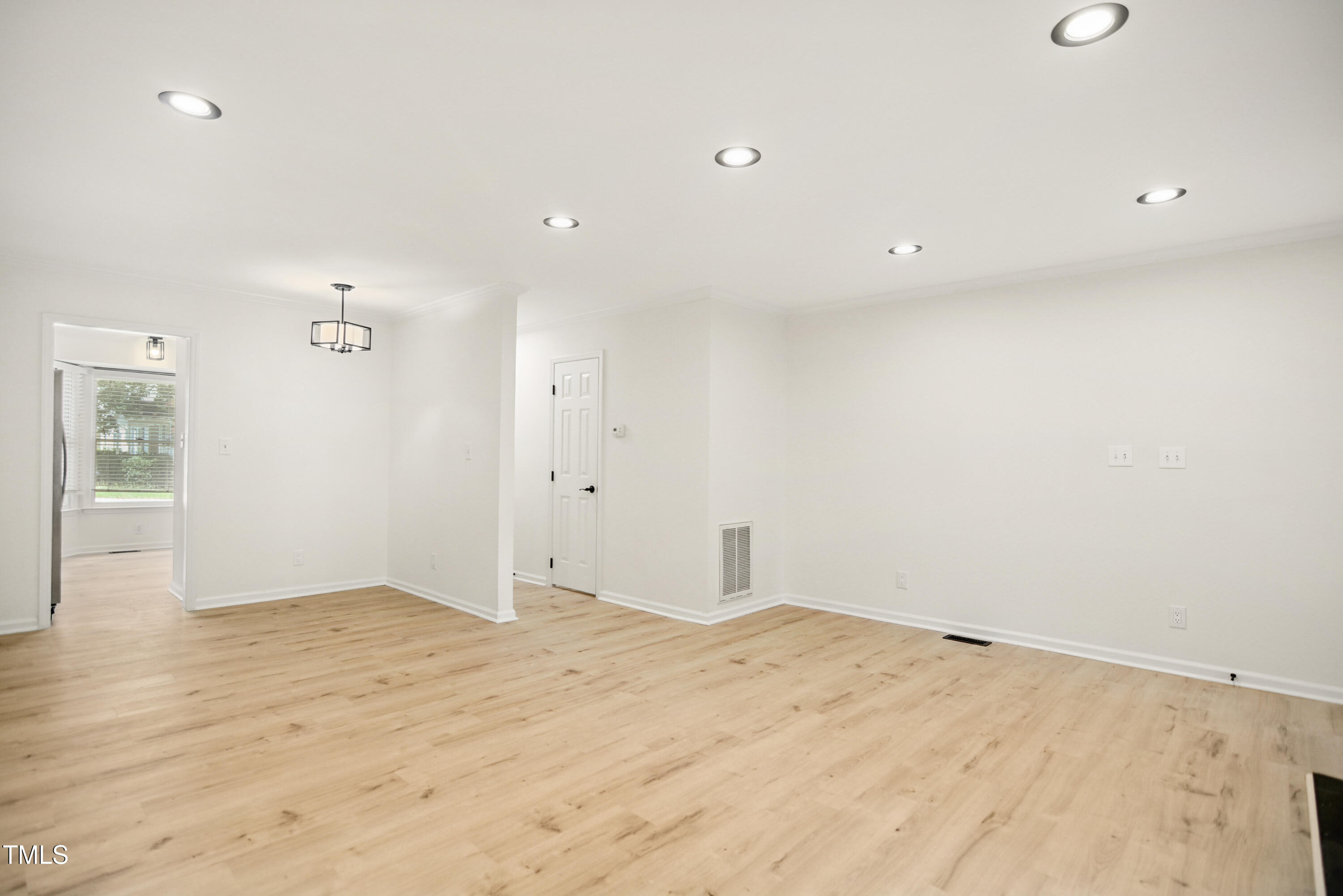 5436 Sharpe Drive