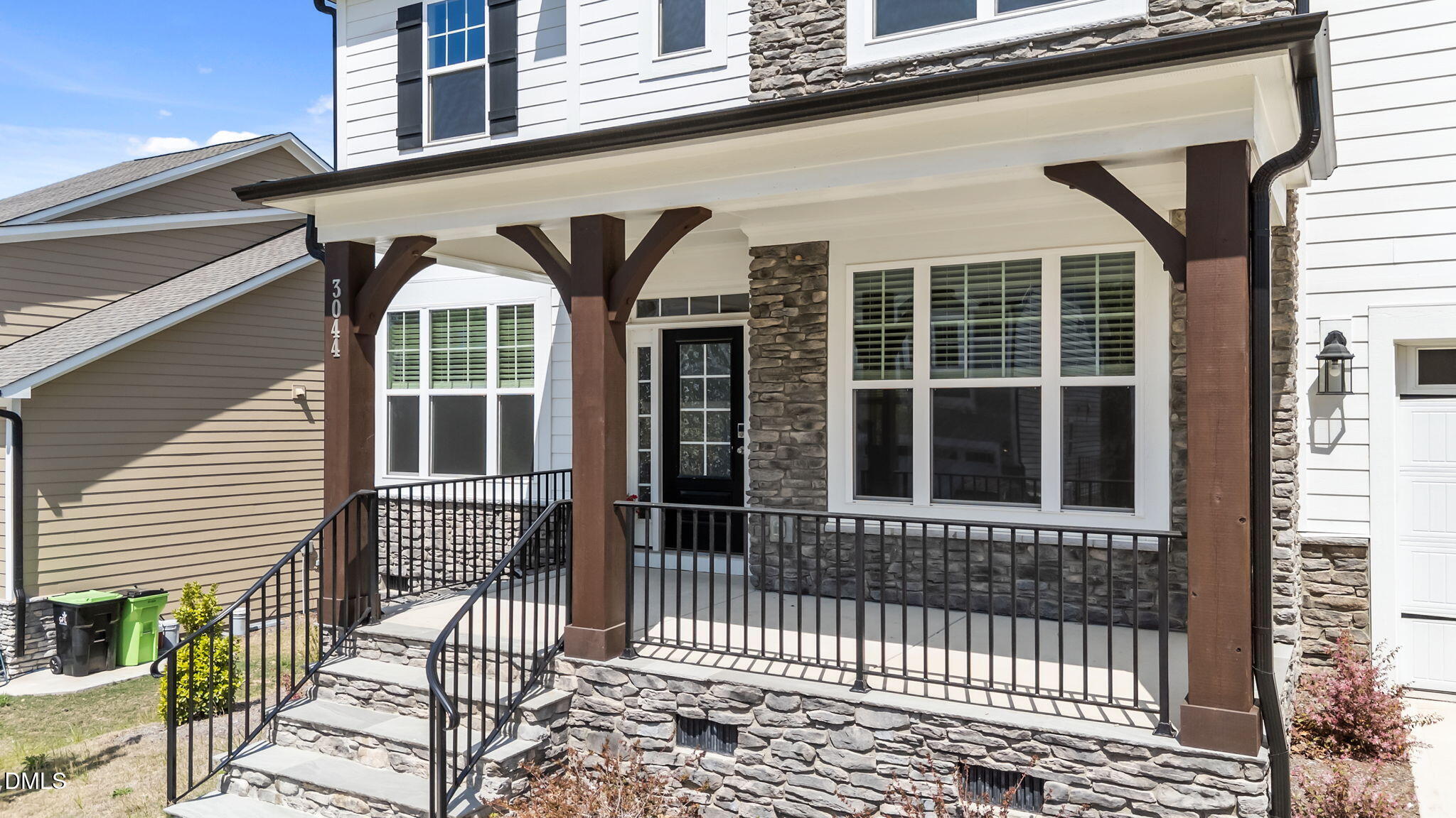 3044 Cave Junction Station