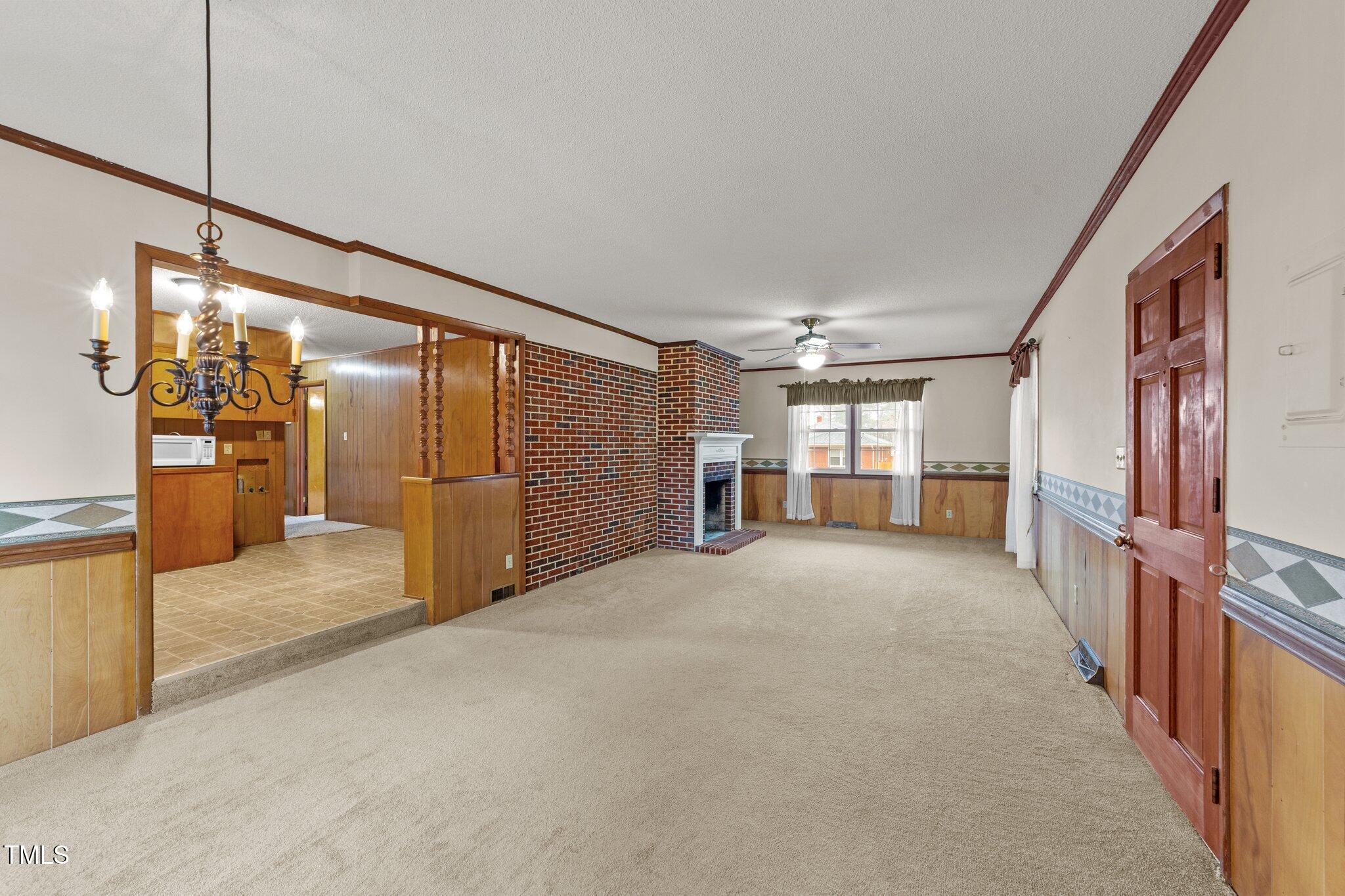 205 N Augusta Avenue