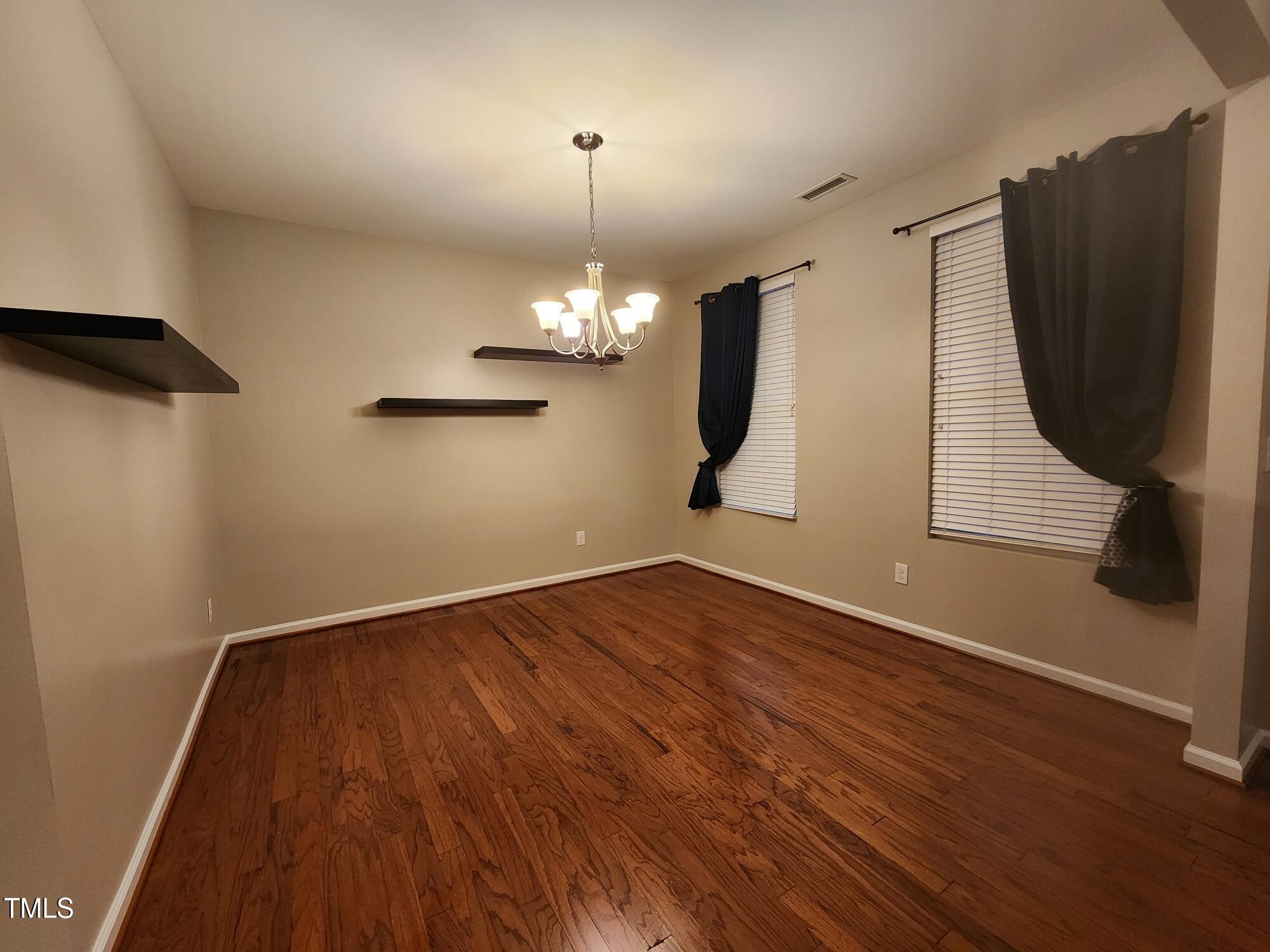 302 Glenview Lane