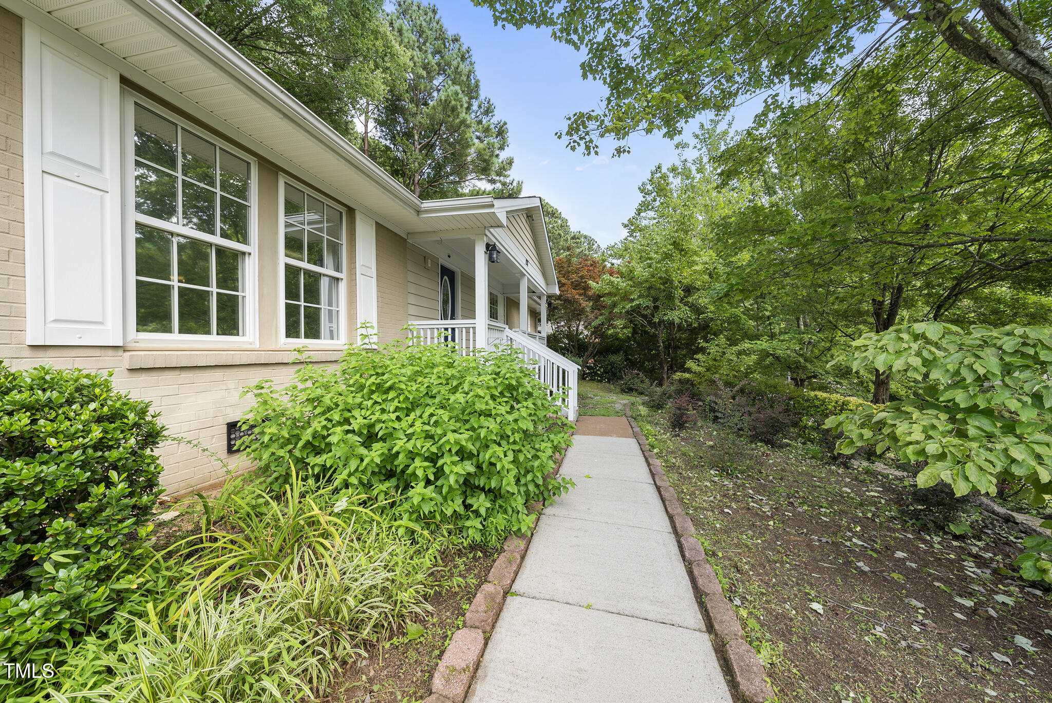 1201 Pond Street