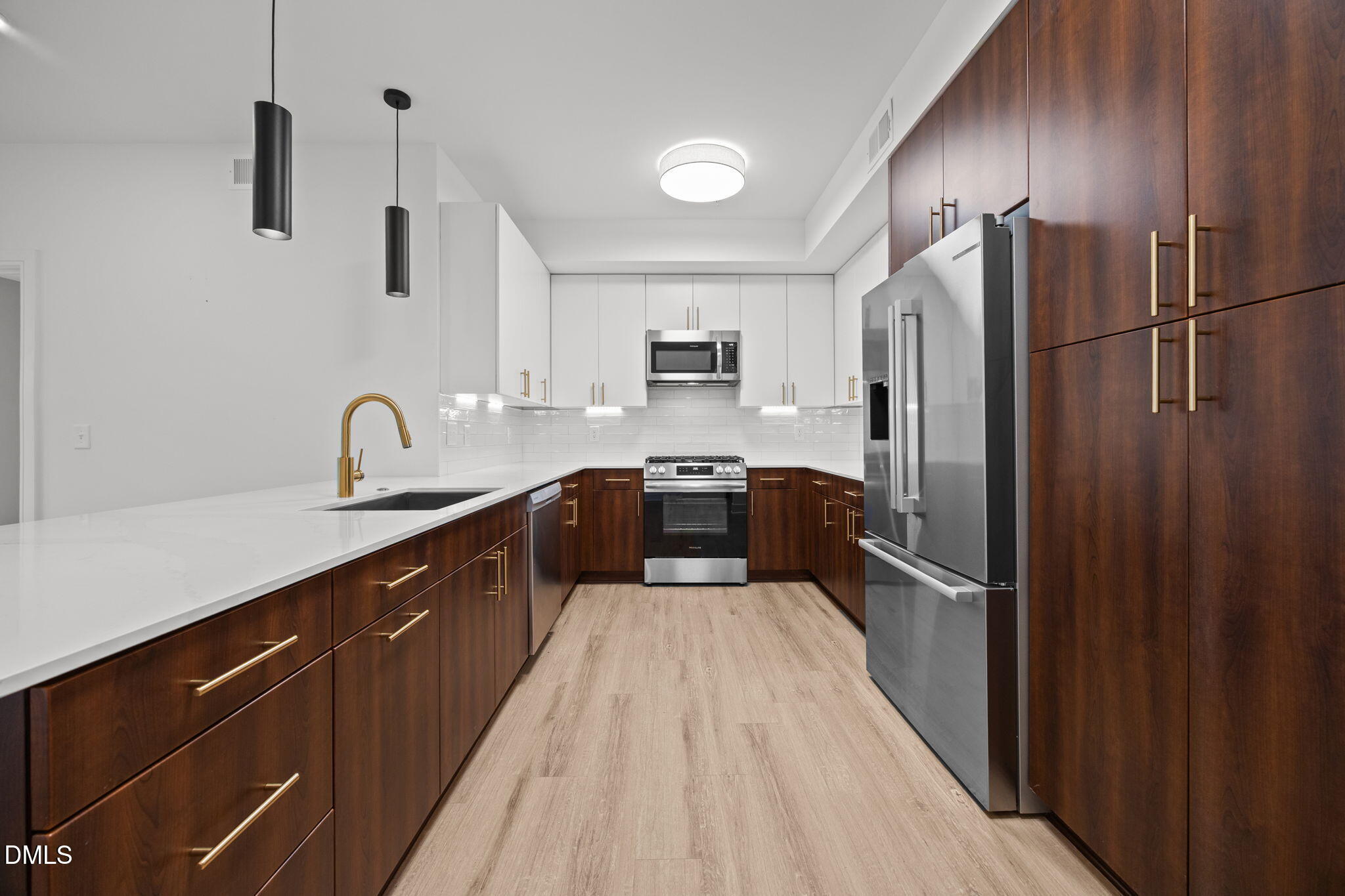 615 W Peace Street 307