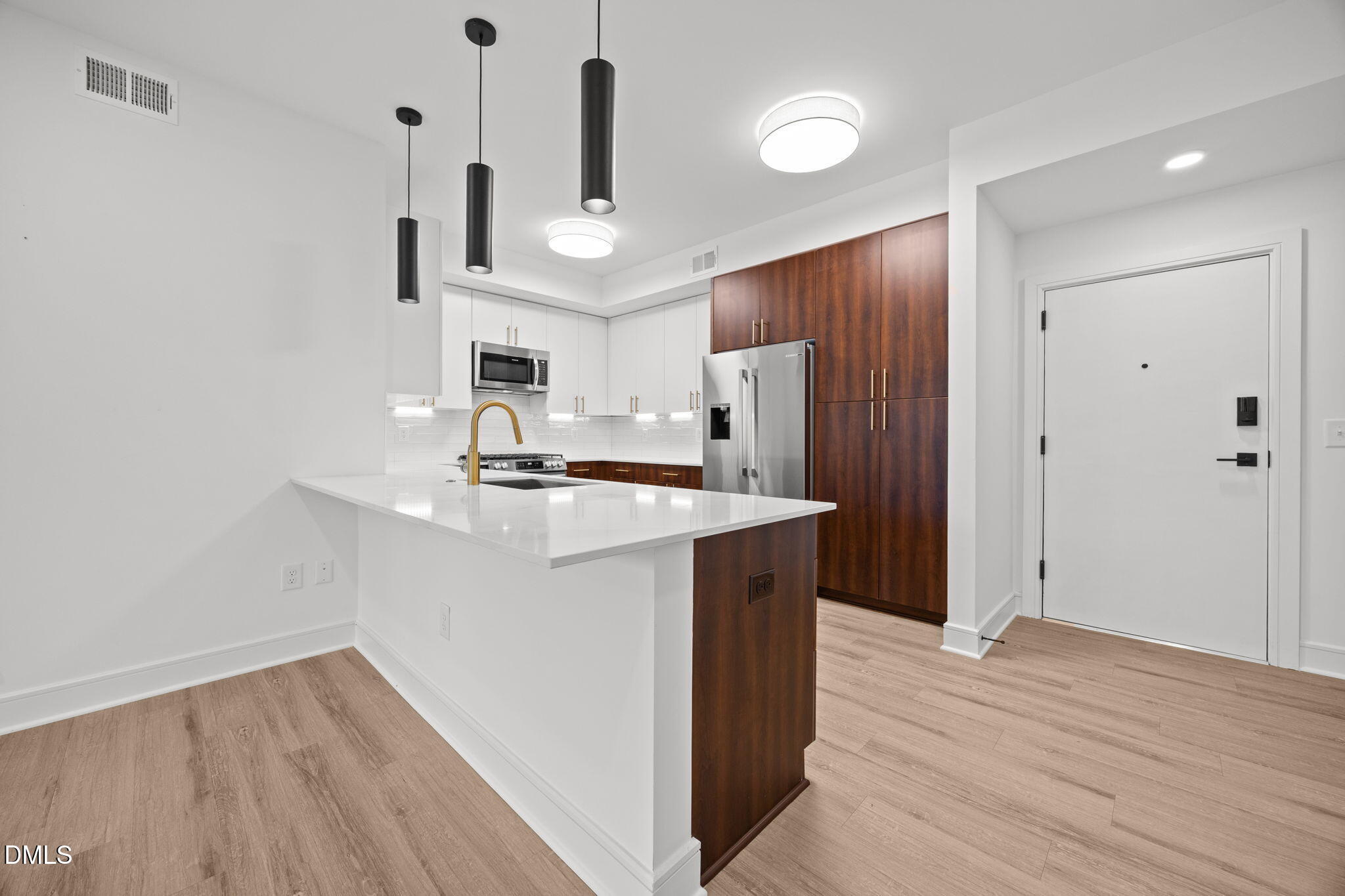 615 W Peace Street 307