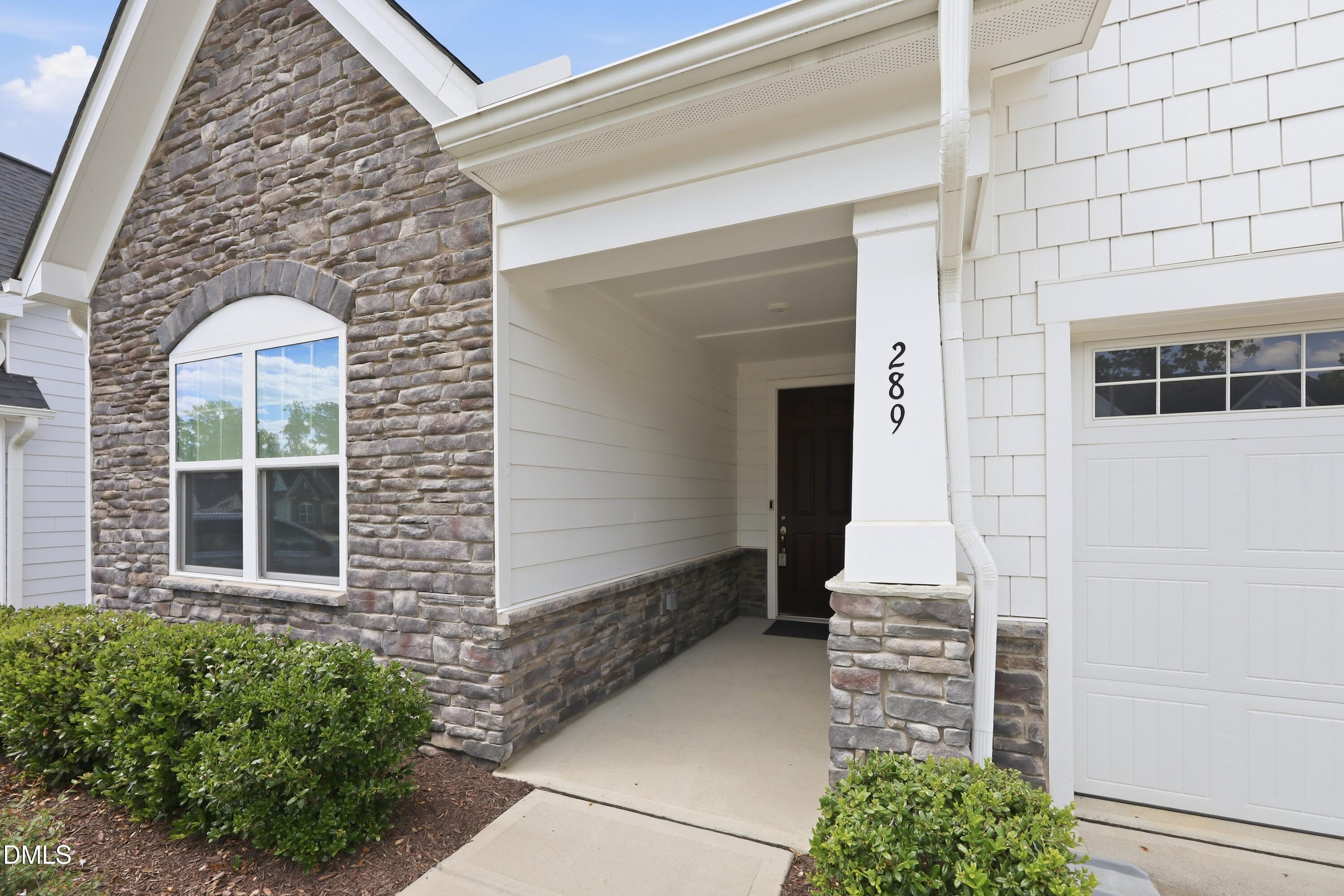 289 English Violet Lane