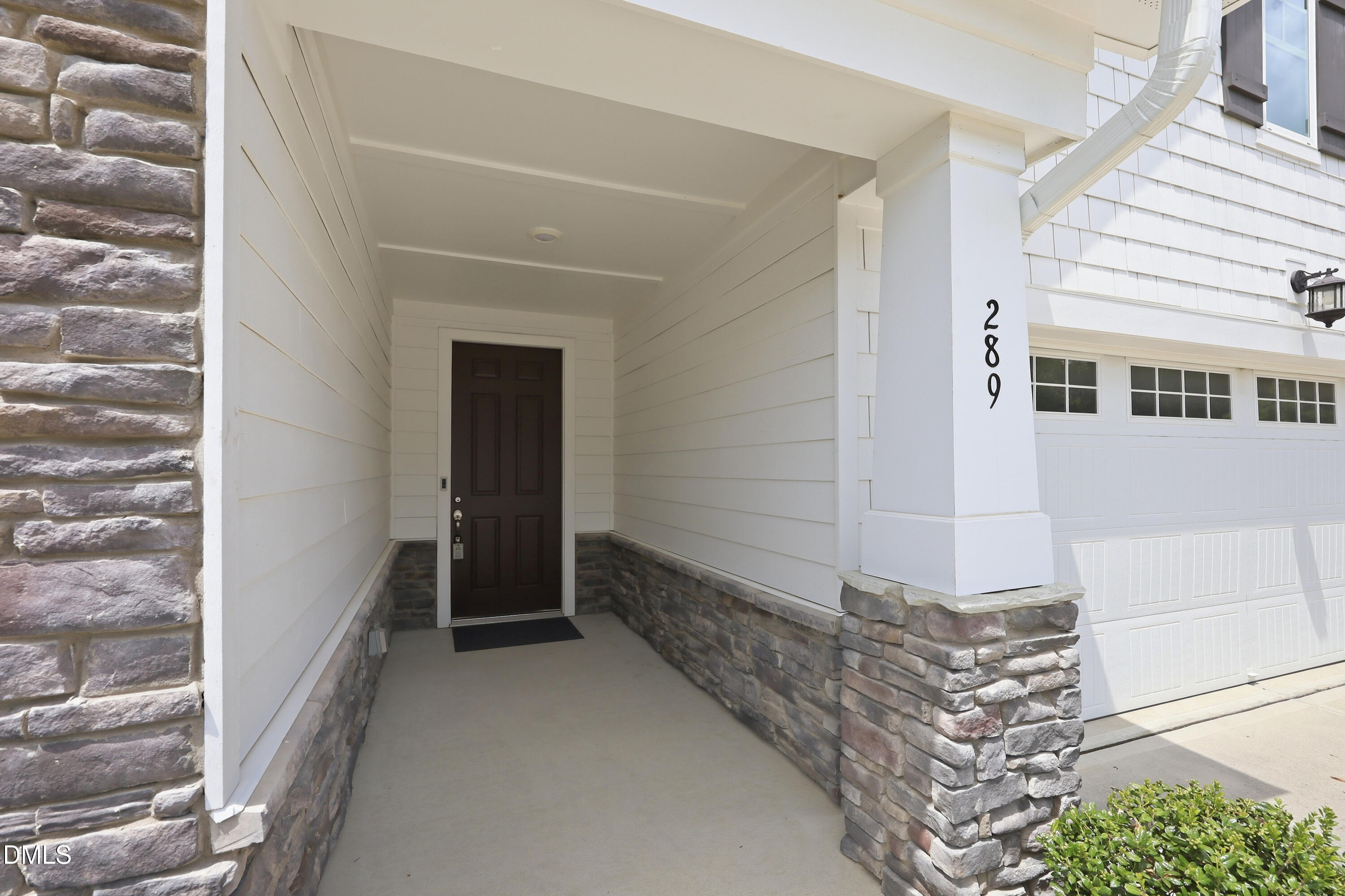 289 English Violet Lane