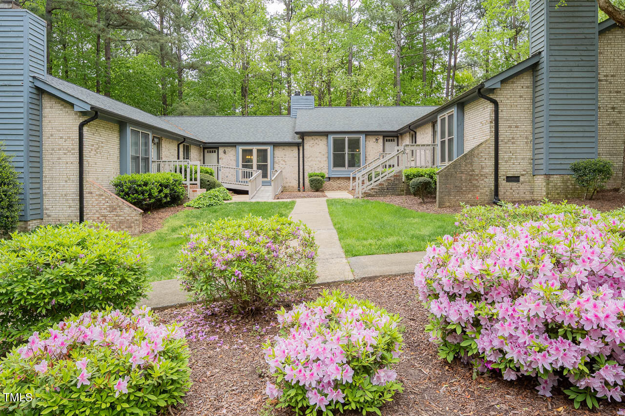 500 W Woodcroft Parkway 17c