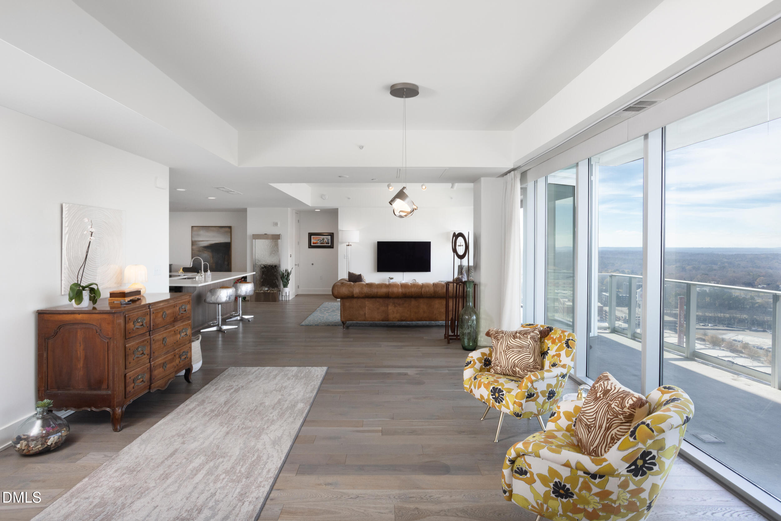 110 N Corcoran Street 2502