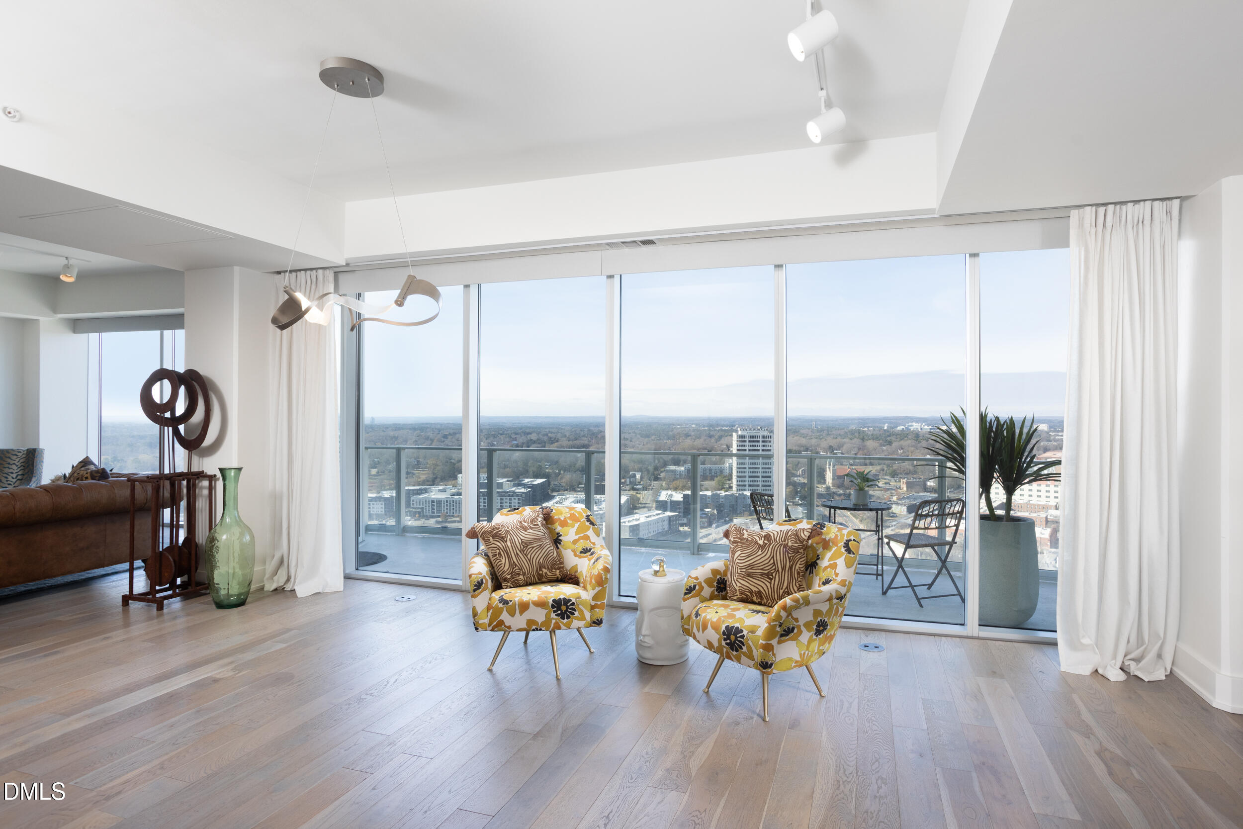 110 N Corcoran Street 2502