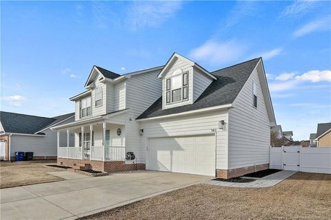 A home in Raeford