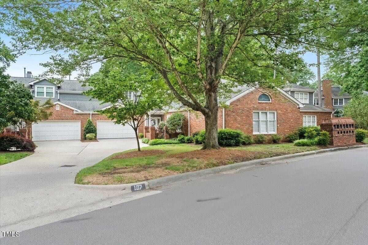 107 Greensview Drive