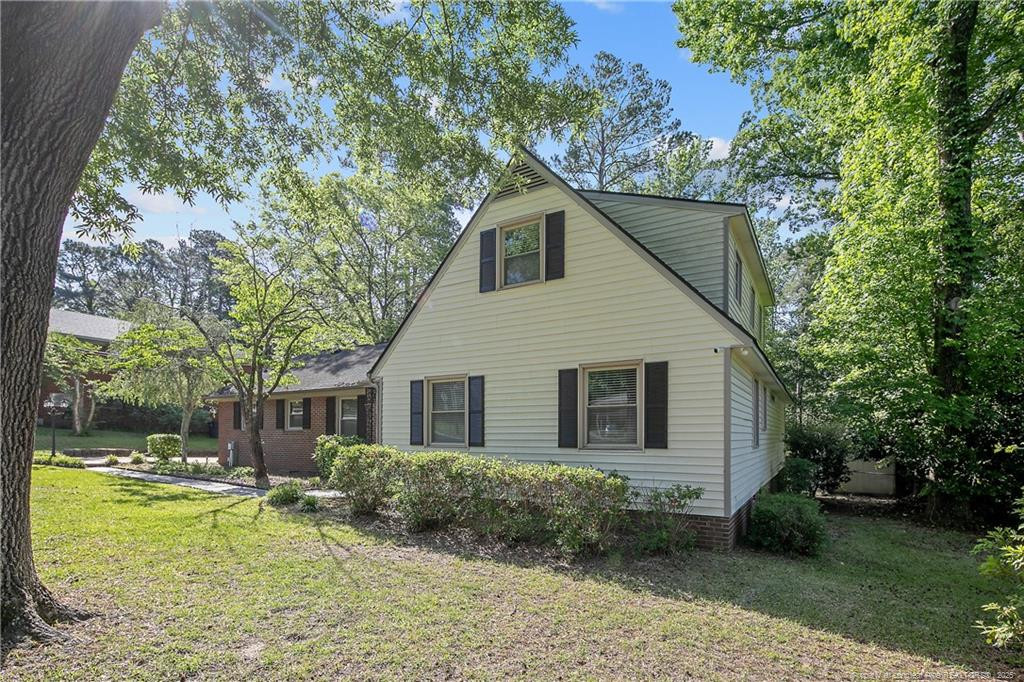 2227 Meadow Wood Road
