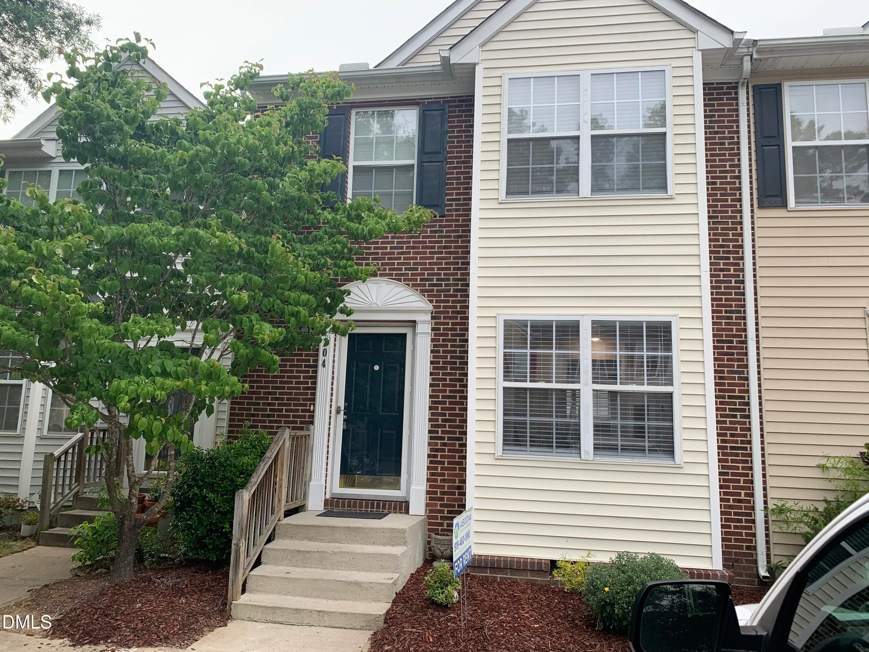 204 Climbing Ivy Court
