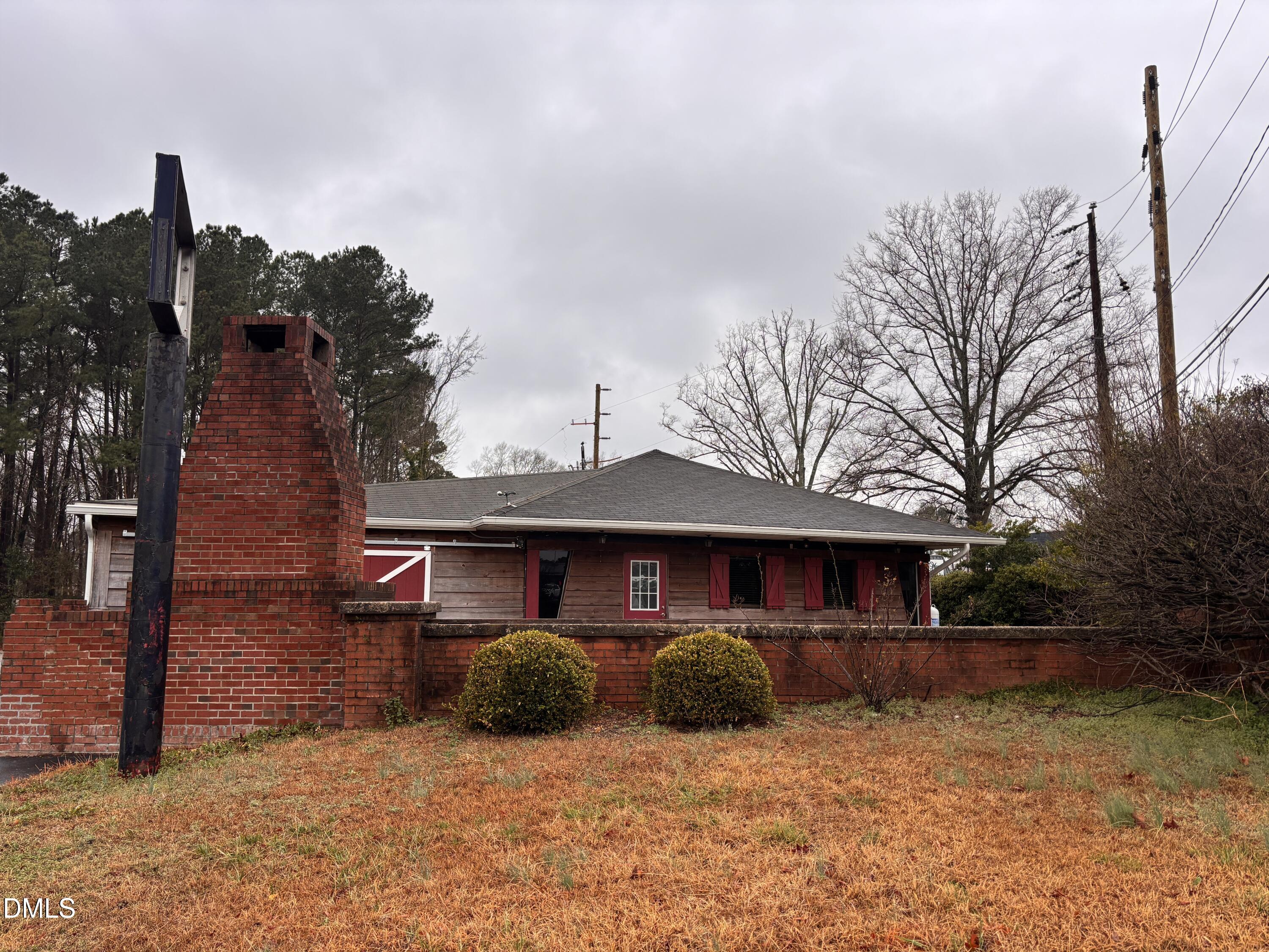 1475 W Market Street