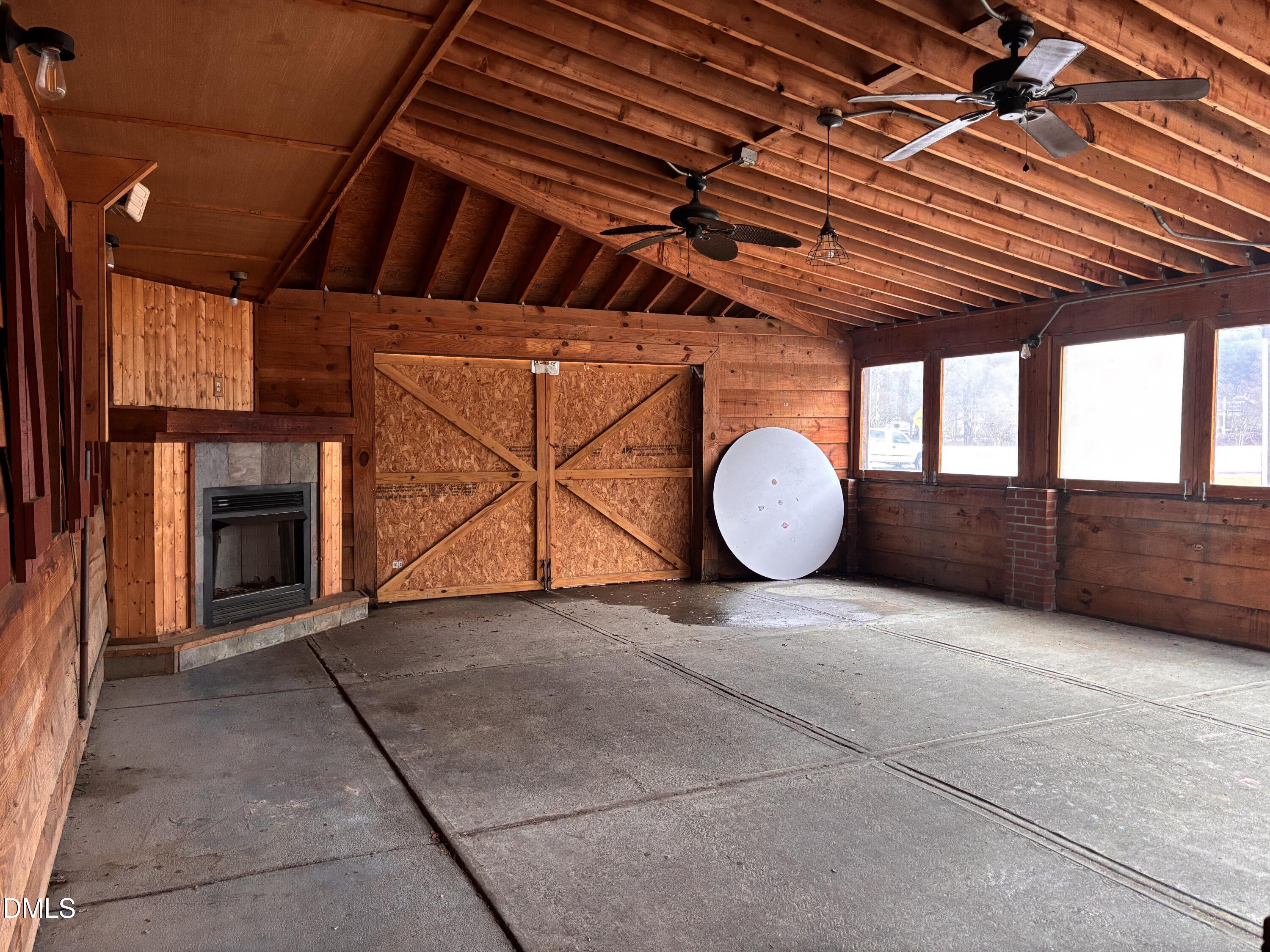 1475 W Market Street