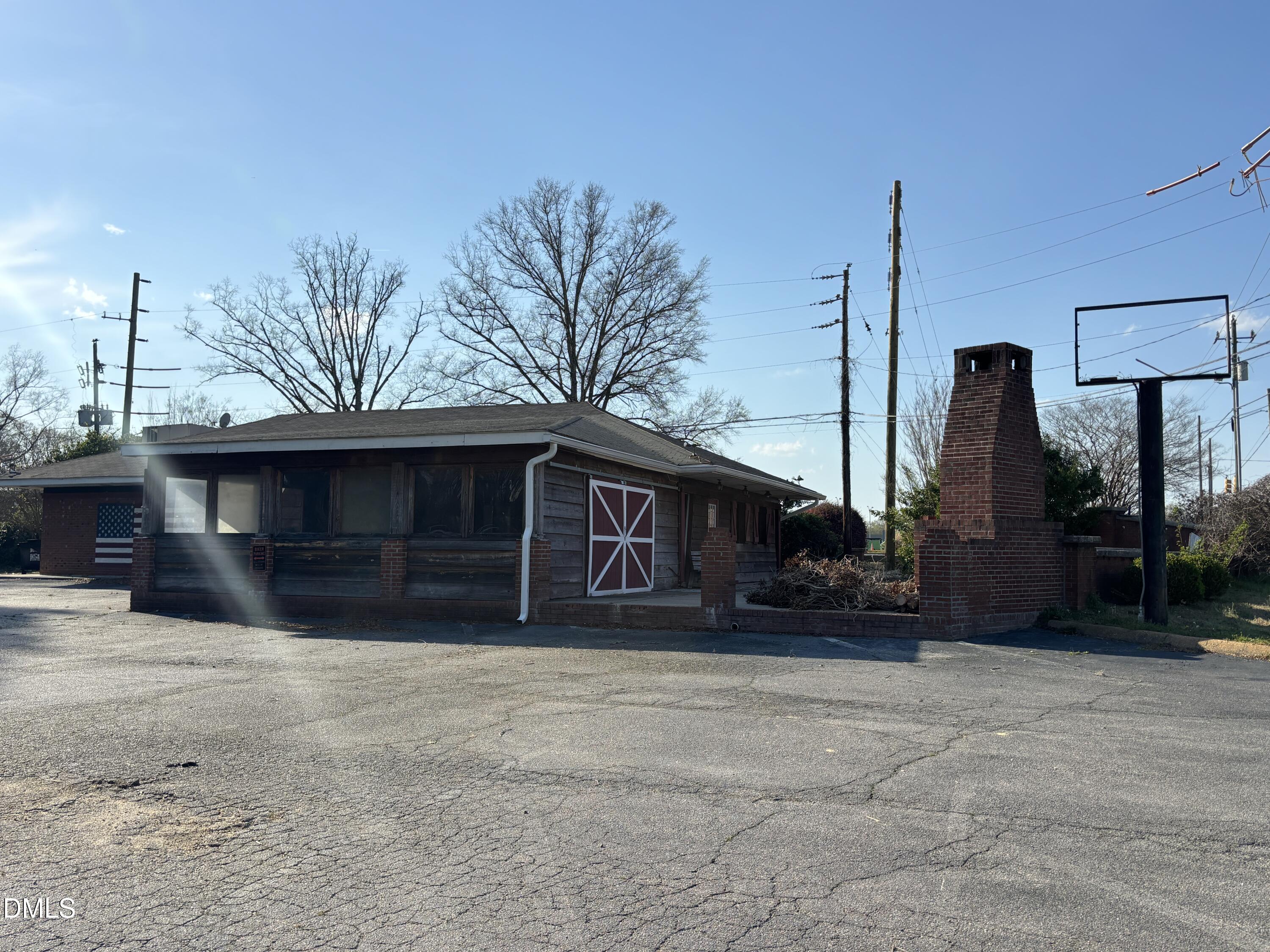 1475 W Market Street