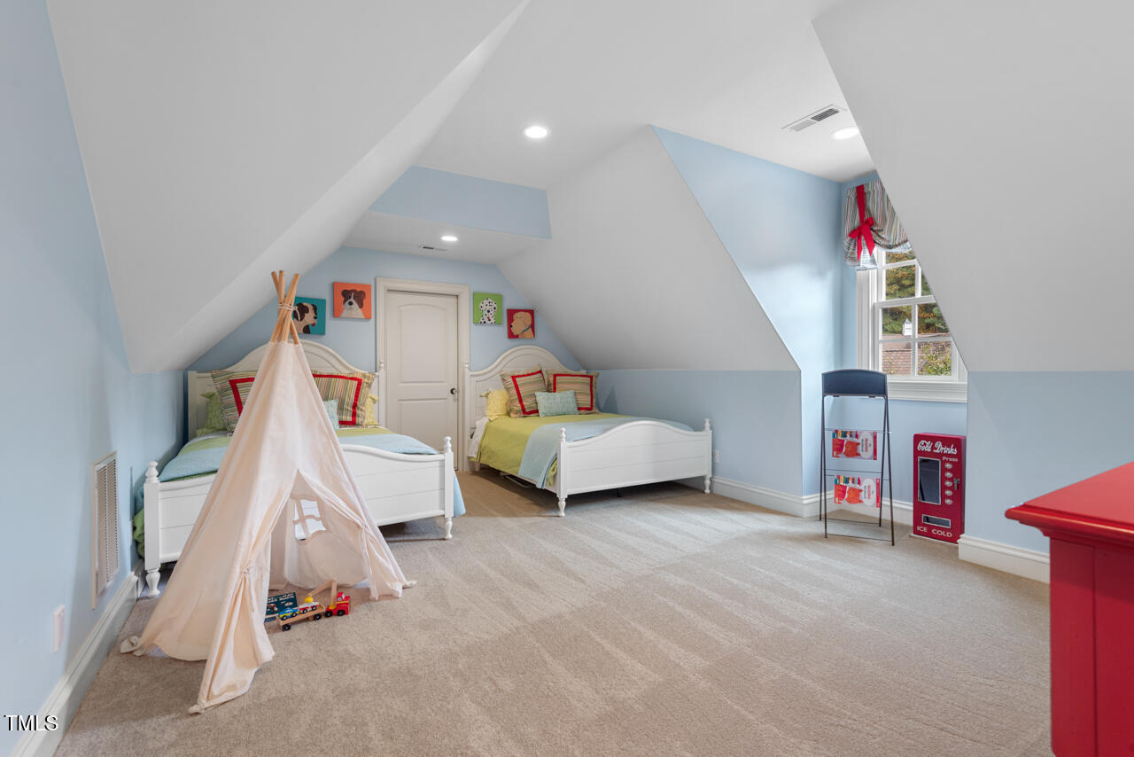 Durham, North Carolina 27713, United States, 5 Bedrooms Bedrooms, ,7 BathroomsBathrooms,Residential,Pending,33997