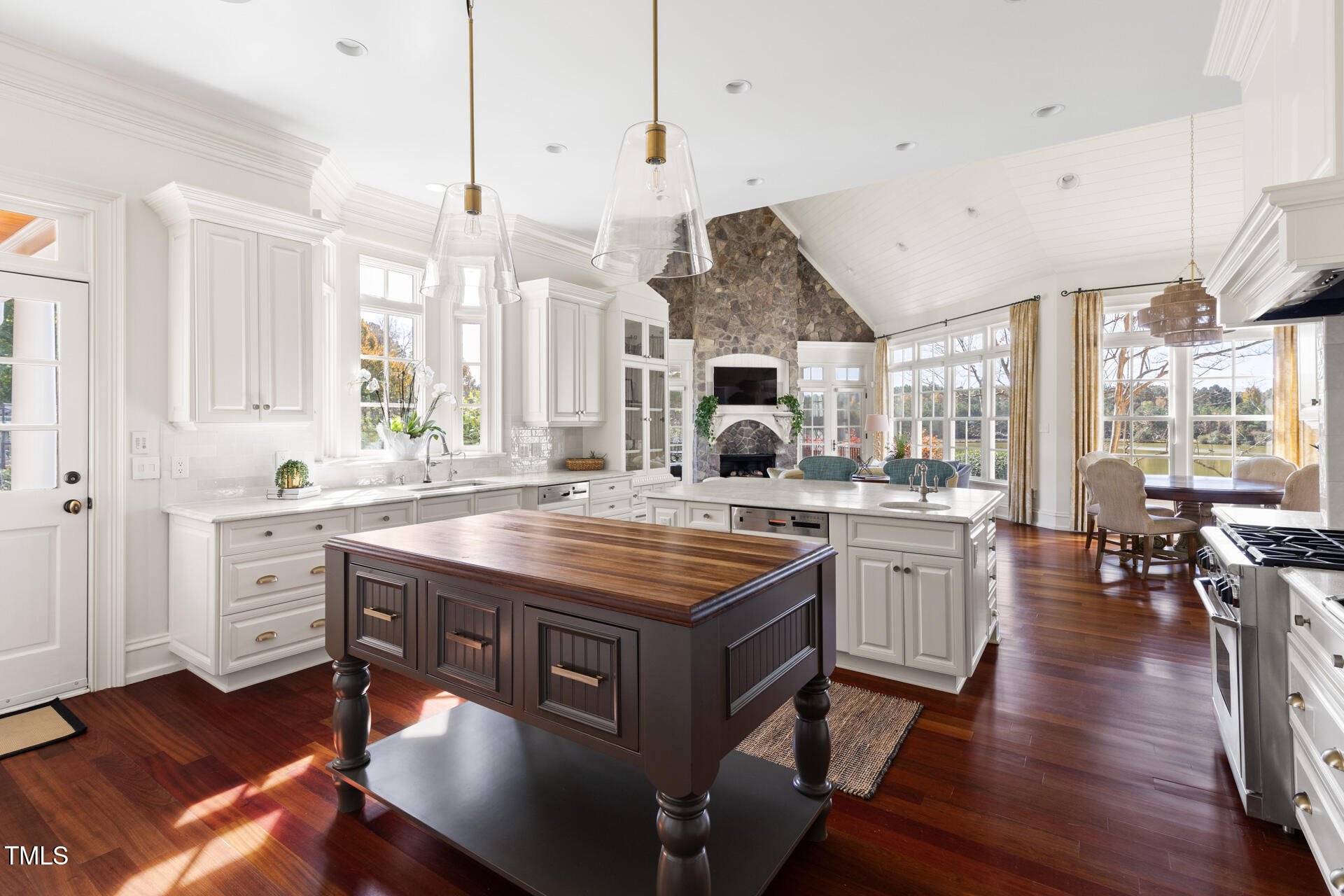 Durham, North Carolina 27713, United States, 5 Bedrooms Bedrooms, ,7 BathroomsBathrooms,Residential,Pending,33997