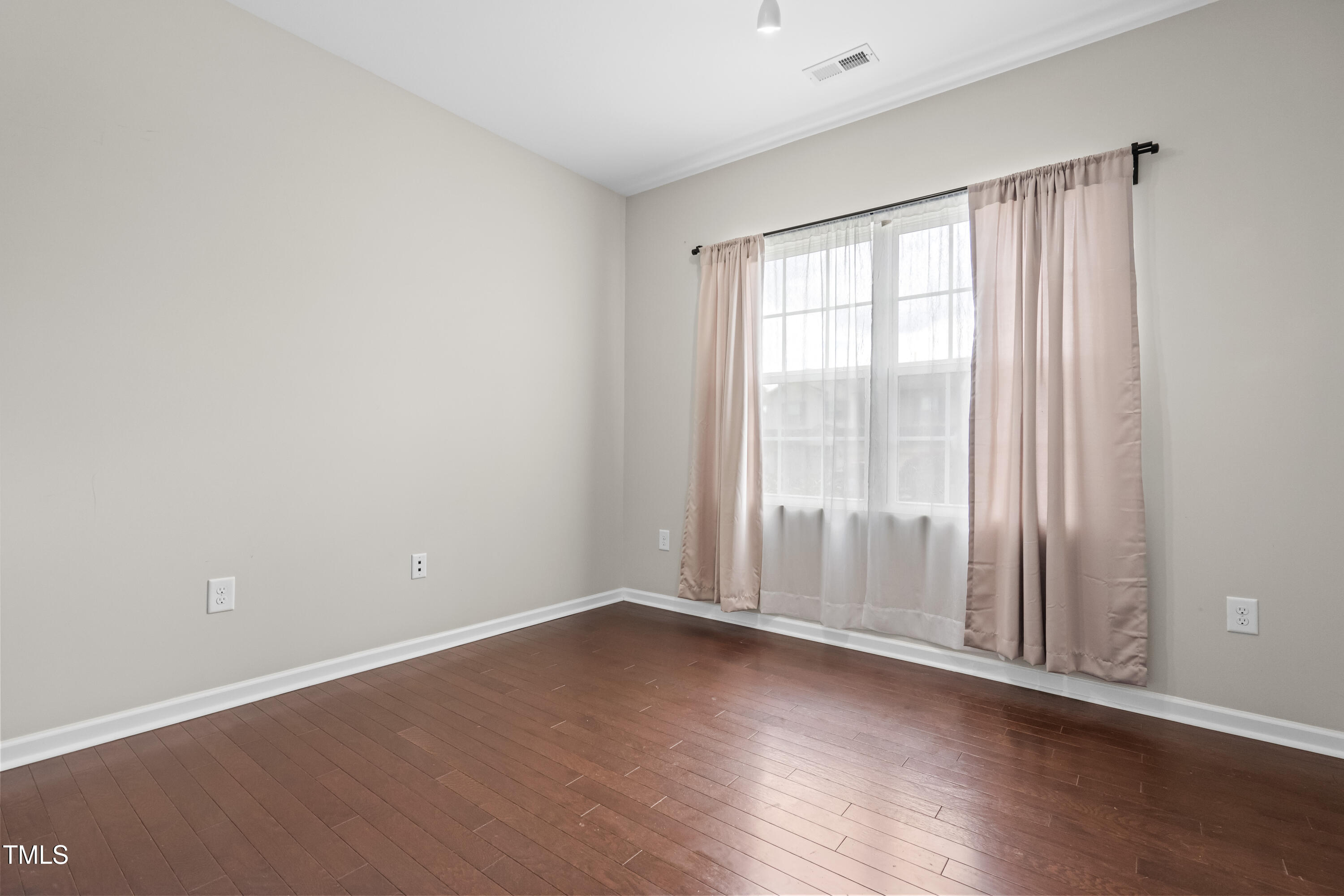 2622 Perthshire Lane