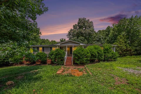 Photo for 196 Westview Road