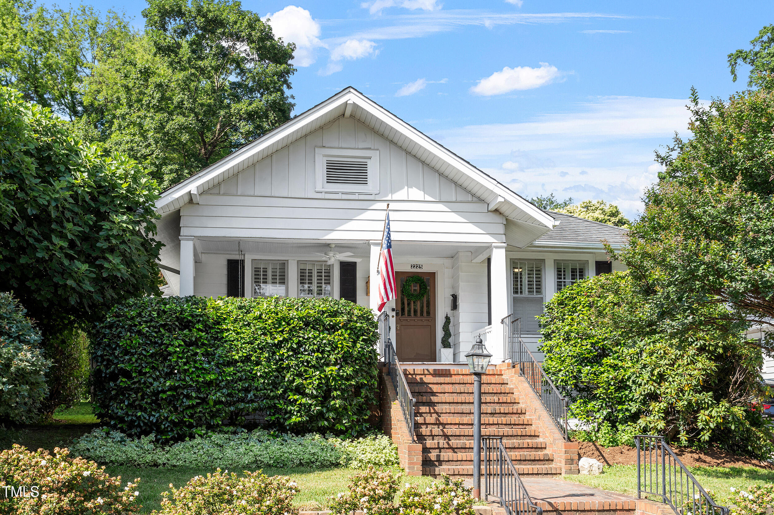 2225 Creston Road