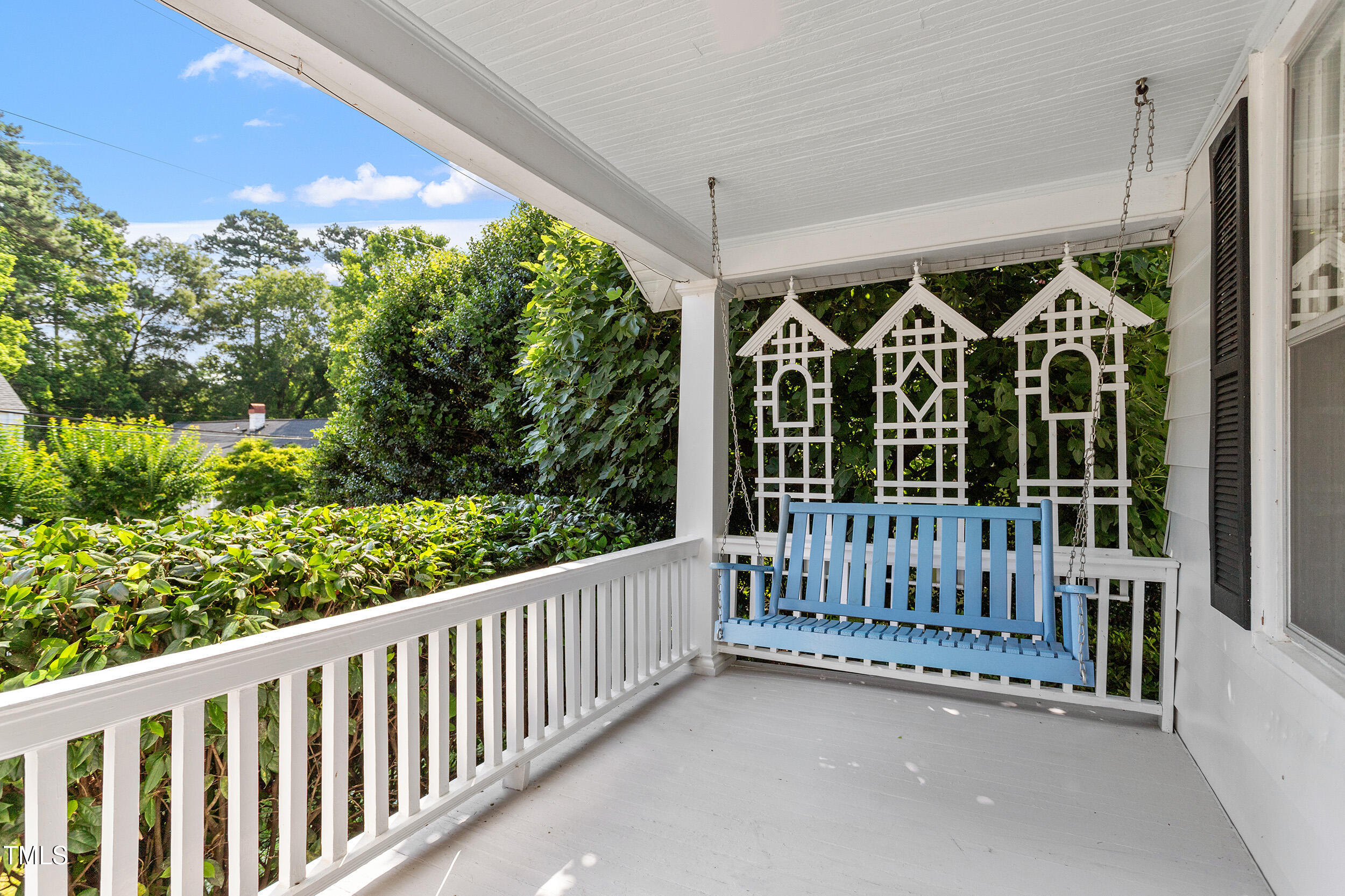 2225 Creston Road