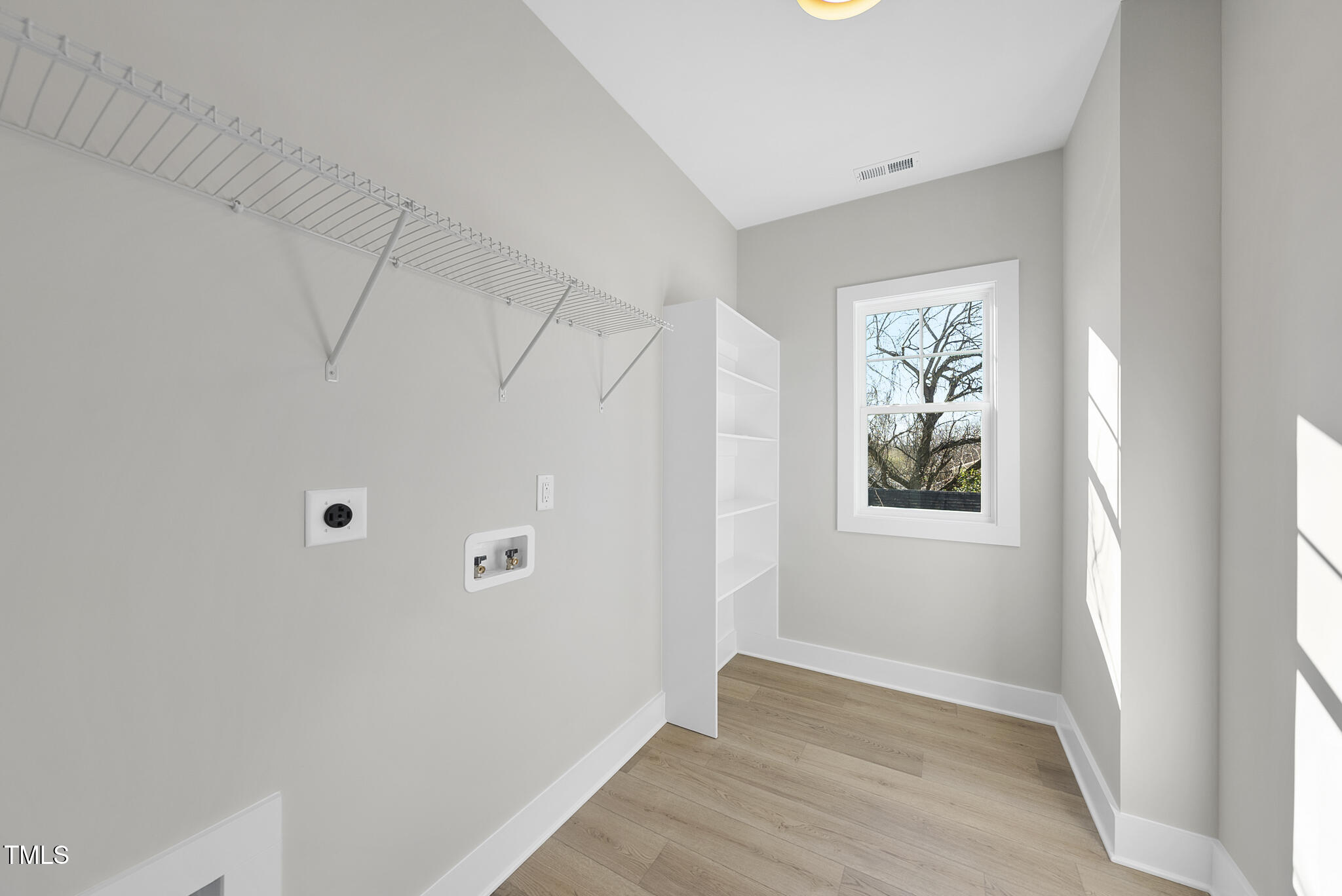 Durham, North Carolina 27701, United States, 5 Bedrooms Bedrooms, ,4 BathroomsBathrooms,Residential,Pending,10393