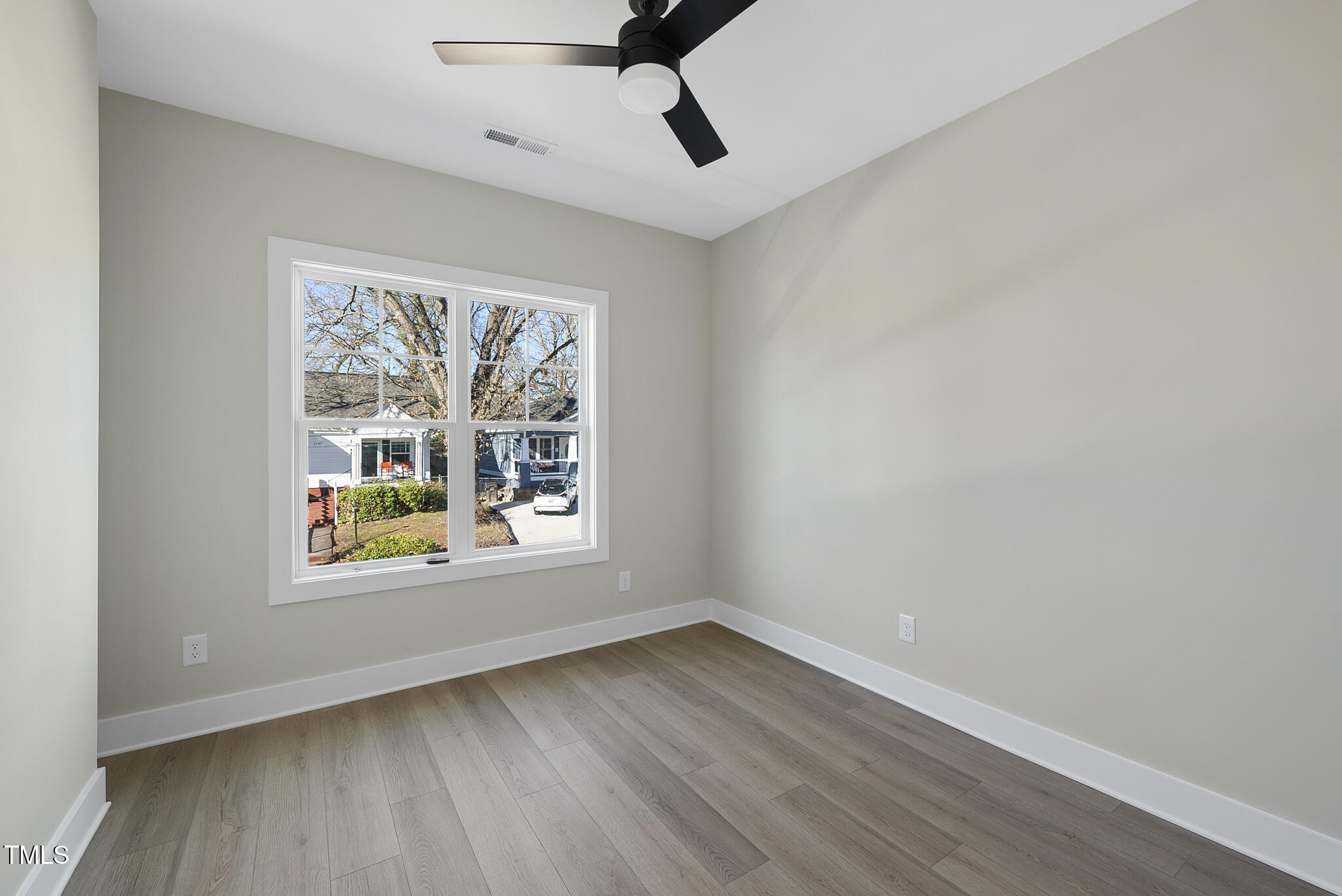 Durham, North Carolina 27701, United States, 5 Bedrooms Bedrooms, ,4 BathroomsBathrooms,Residential,Pending,10393