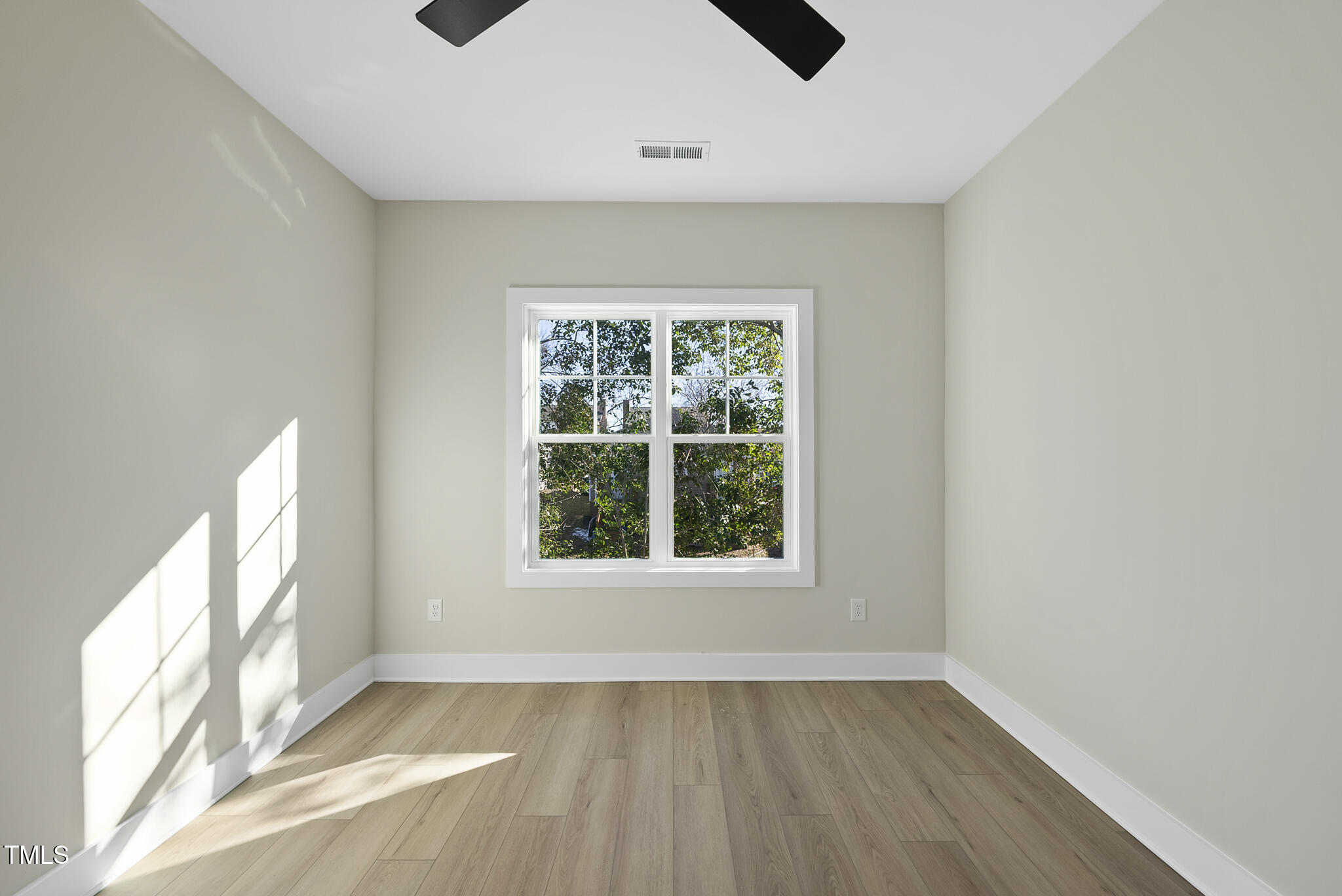 Durham, North Carolina 27701, United States, 5 Bedrooms Bedrooms, ,4 BathroomsBathrooms,Residential,Pending,10393