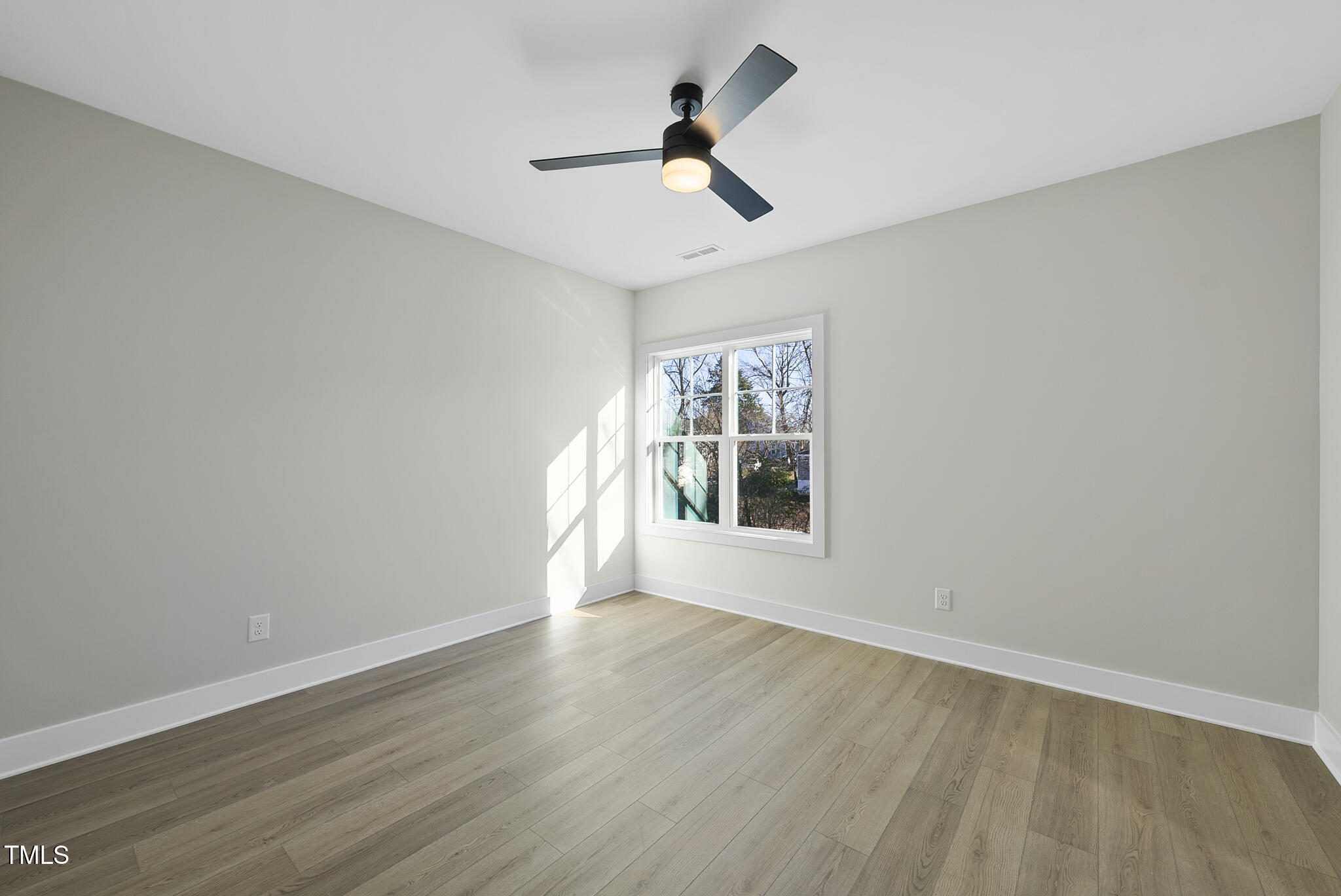 Durham, North Carolina 27701, United States, 5 Bedrooms Bedrooms, ,4 BathroomsBathrooms,Residential,Pending,10393