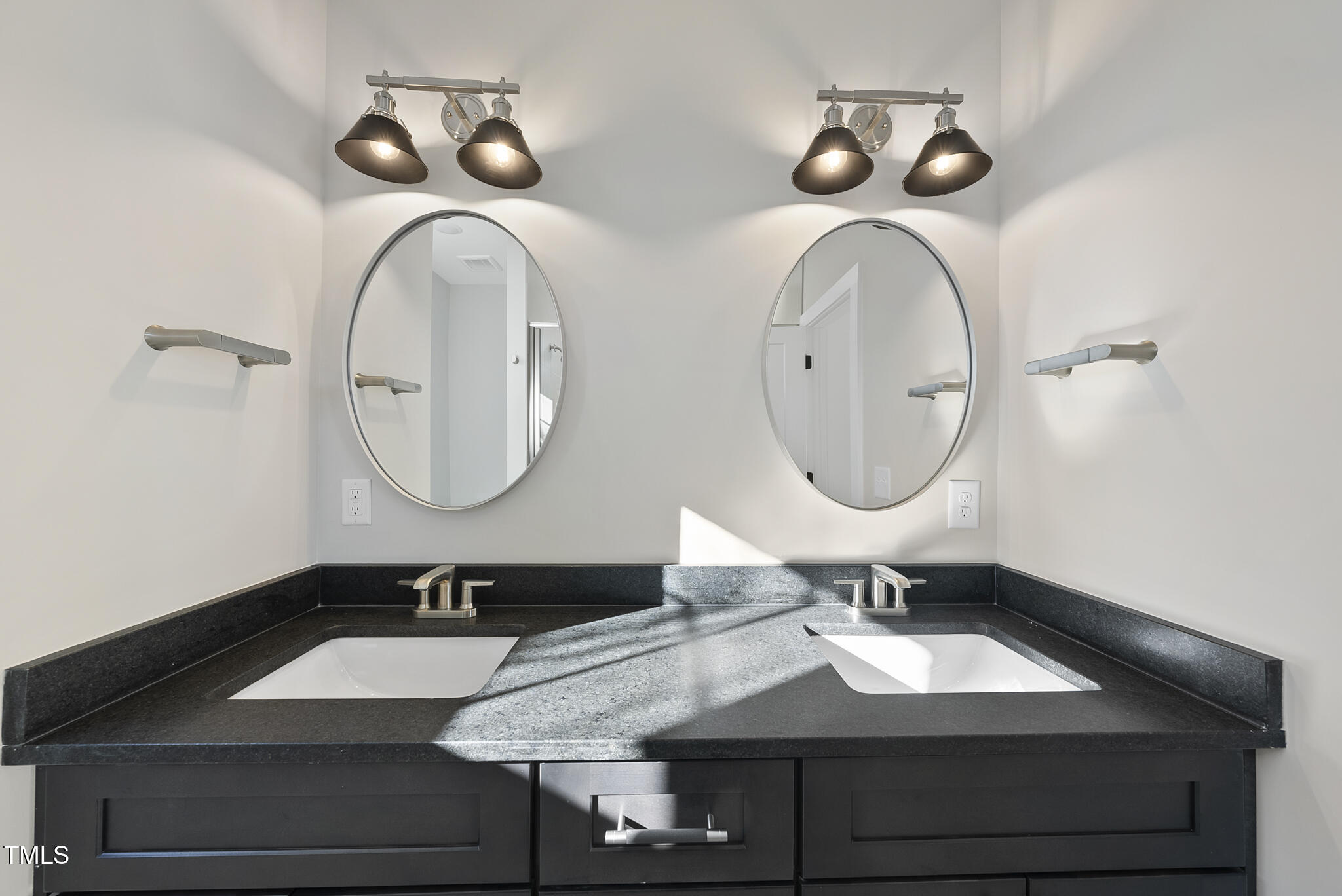 Durham, North Carolina 27701, United States, 5 Bedrooms Bedrooms, ,4 BathroomsBathrooms,Residential,Pending,10393