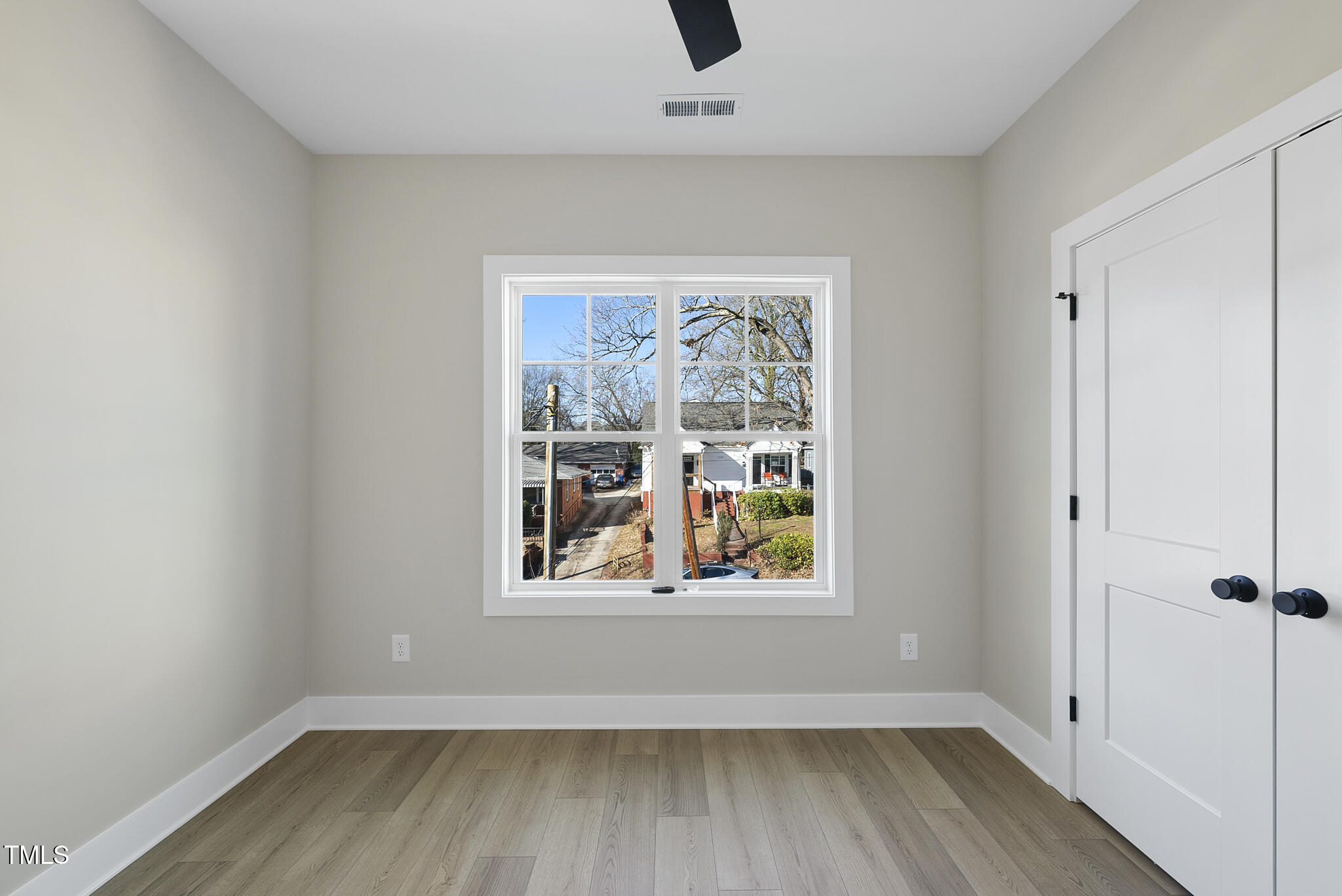 Durham, North Carolina 27701, United States, 5 Bedrooms Bedrooms, ,4 BathroomsBathrooms,Residential,Pending,10393