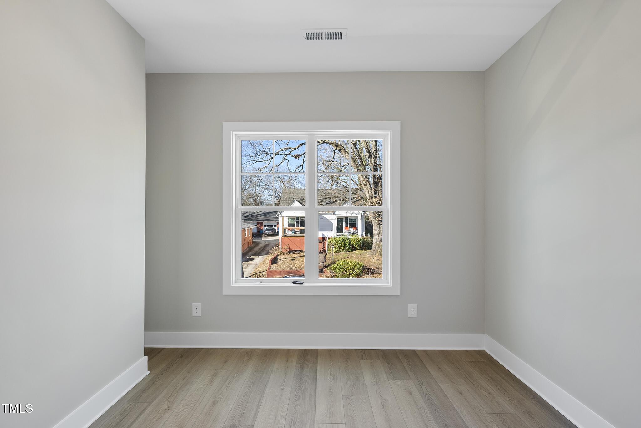 Durham, North Carolina 27701, United States, 5 Bedrooms Bedrooms, ,4 BathroomsBathrooms,Residential,Pending,10393