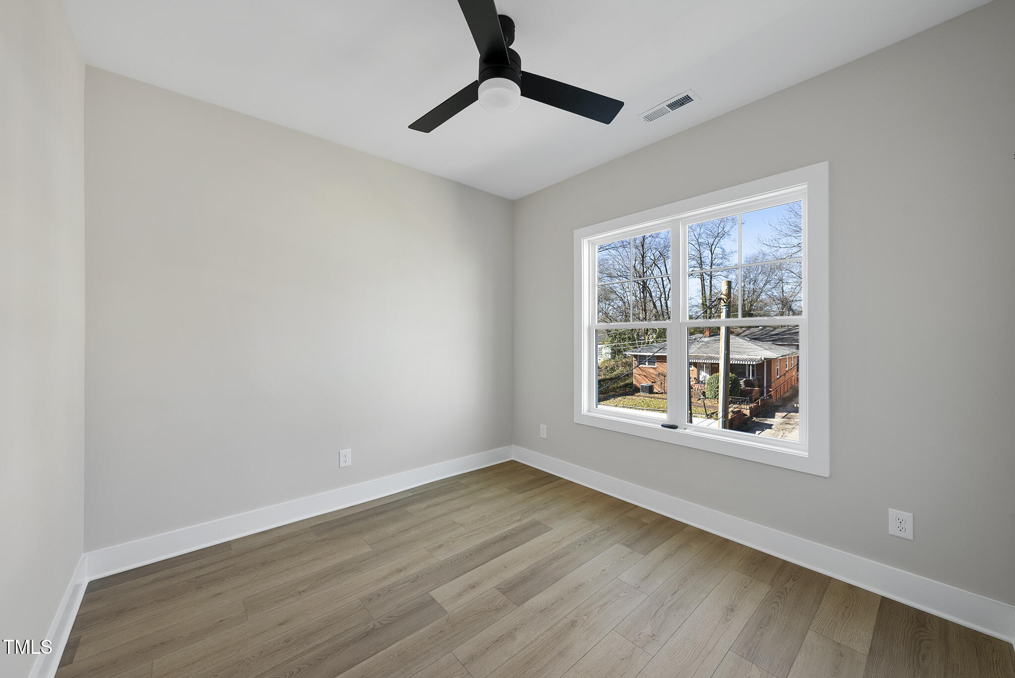 Durham, North Carolina 27701, United States, 5 Bedrooms Bedrooms, ,4 BathroomsBathrooms,Residential,Pending,10393