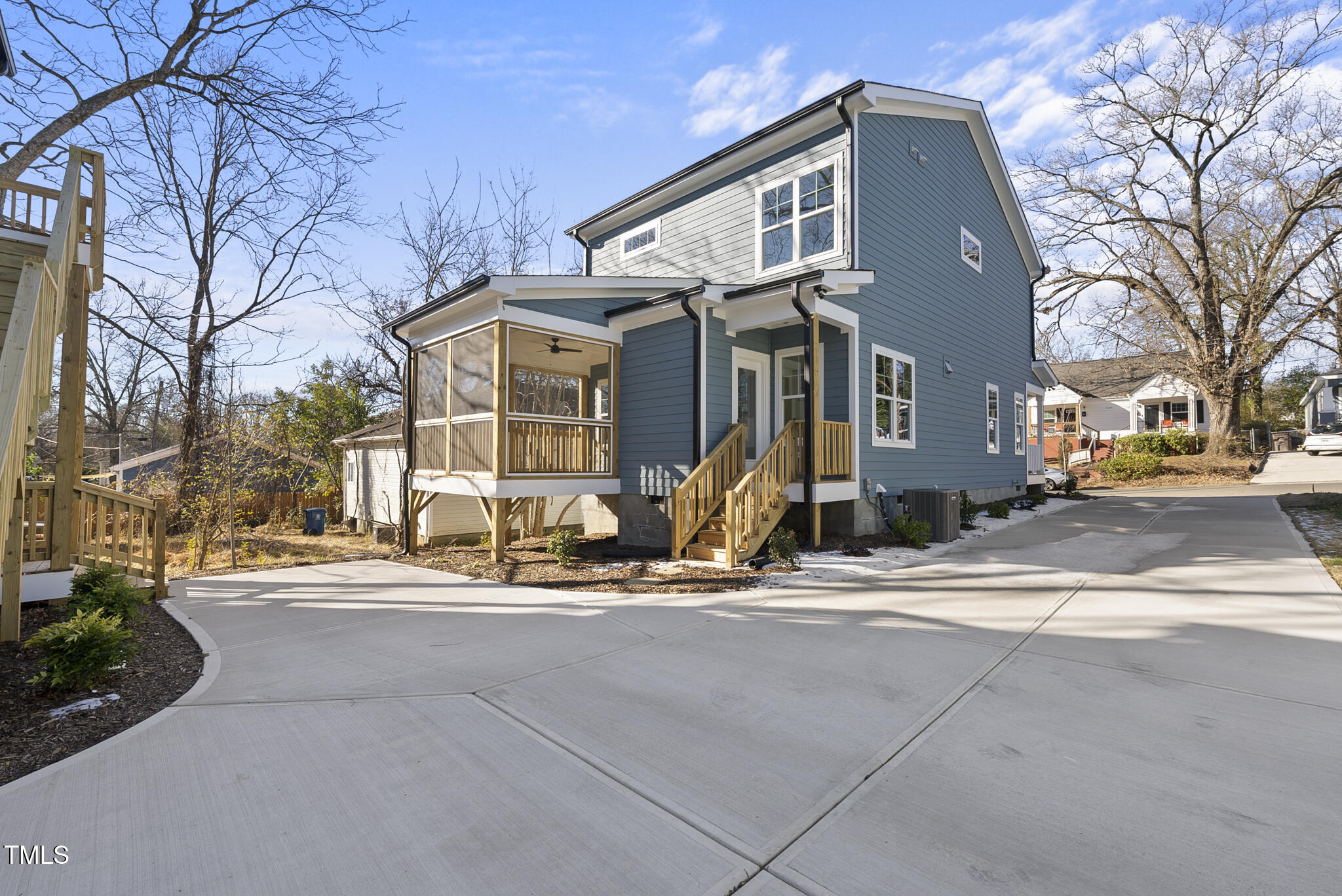 Durham, North Carolina 27701, United States, 5 Bedrooms Bedrooms, ,4 BathroomsBathrooms,Residential,Pending,10393