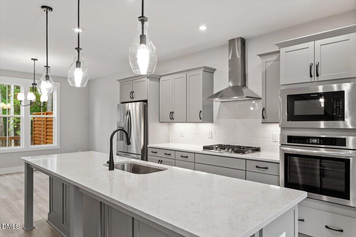 1111 Blackthorn Lane