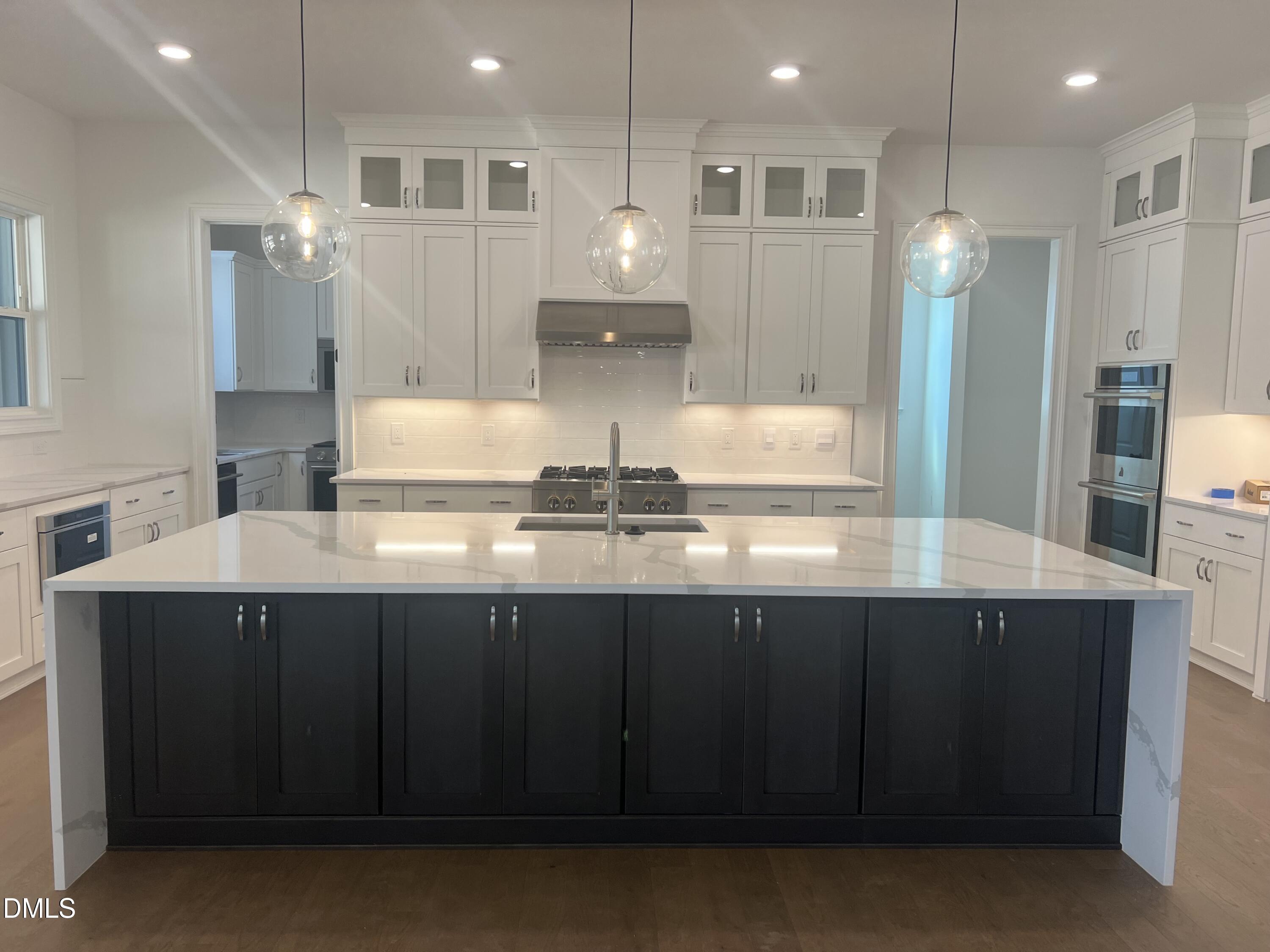 525 Windboard Street