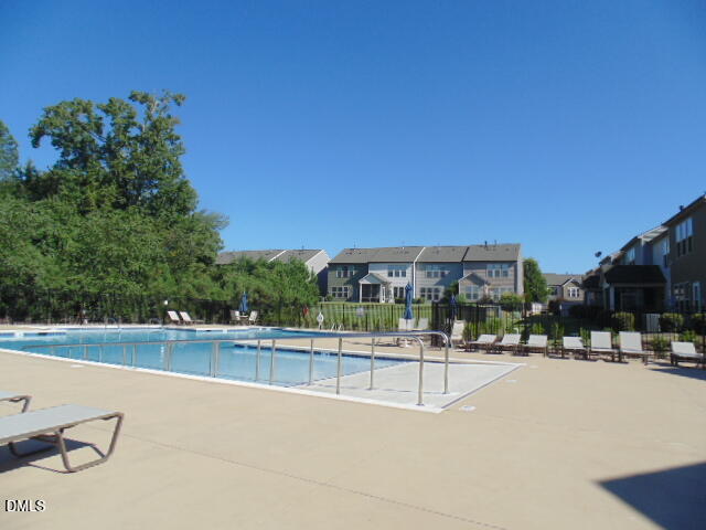 320 Brier Crossings Loop