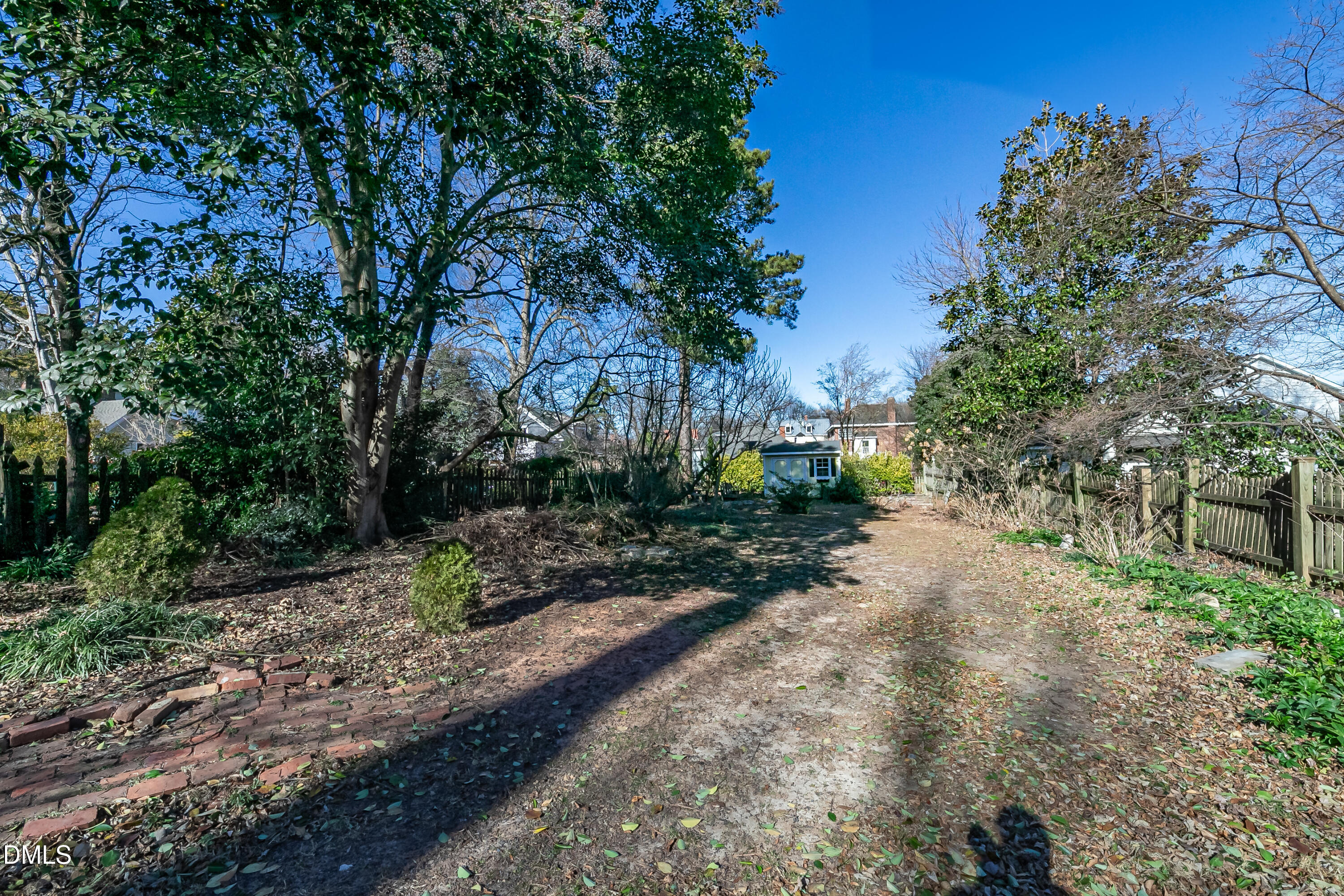610 Devereux Street