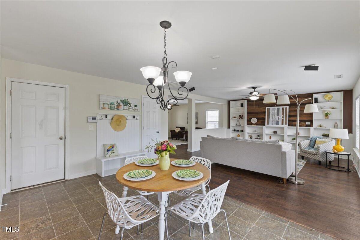 316 Edgecroft Way